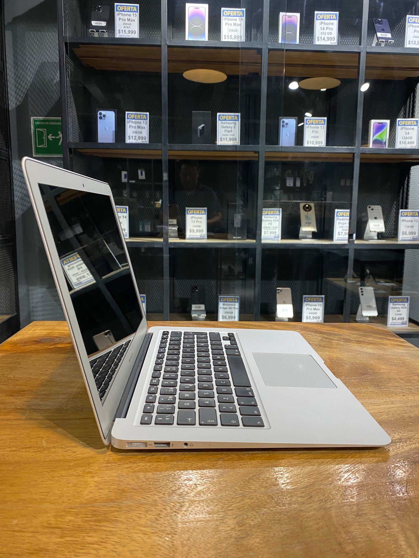 MacBook Air 13" 2017 (Producto Unico)