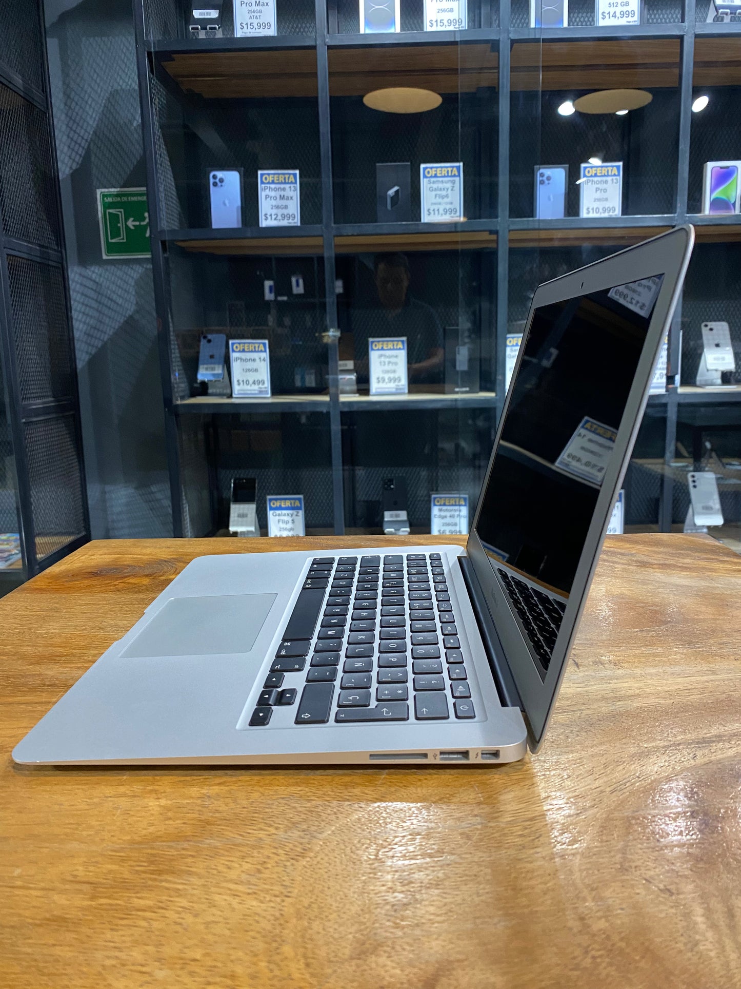 MacBook Air 13" 2017 (Producto Unico)