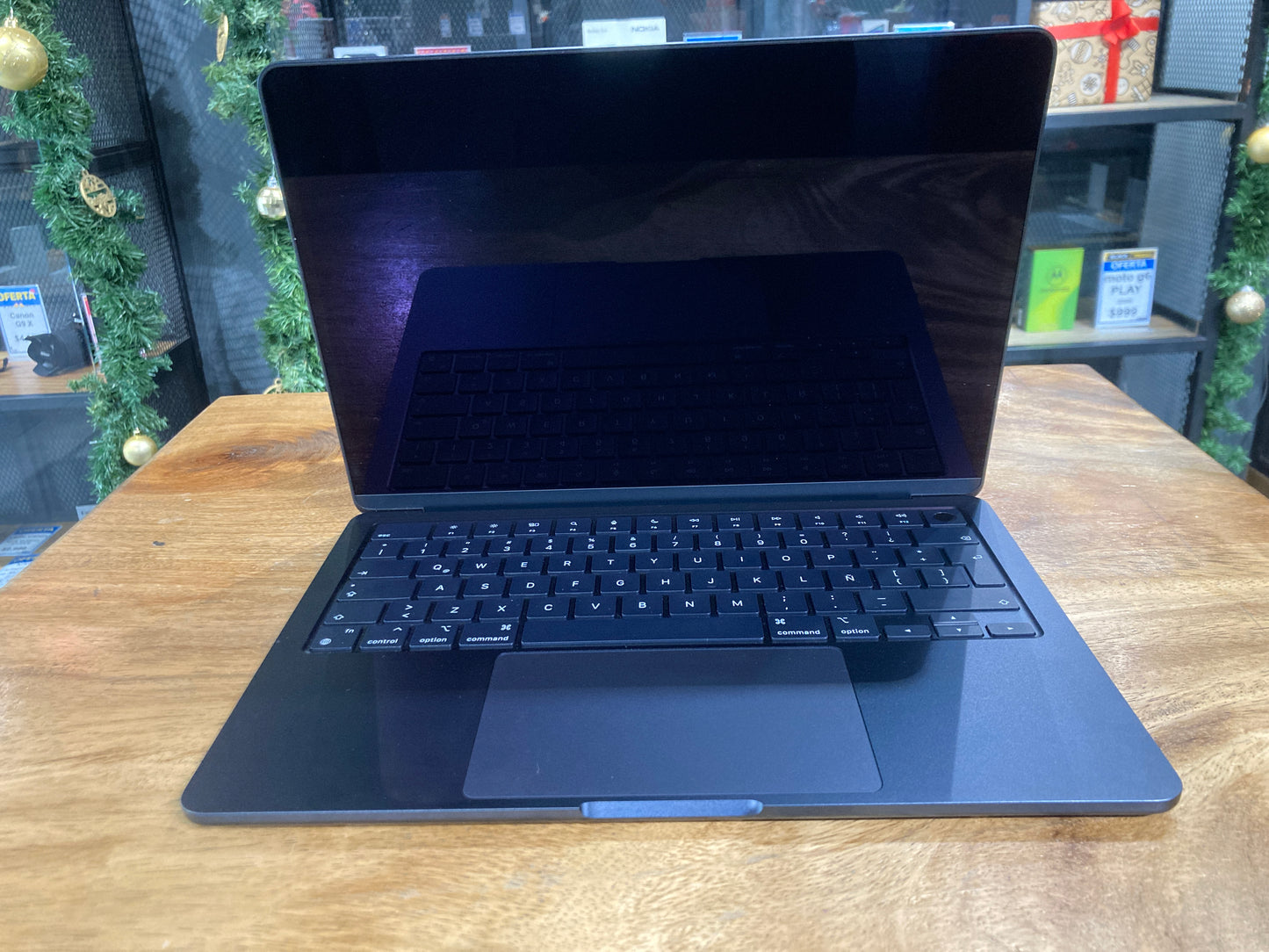 MacBook Air 13" 2022 M2 (Producto Unico)