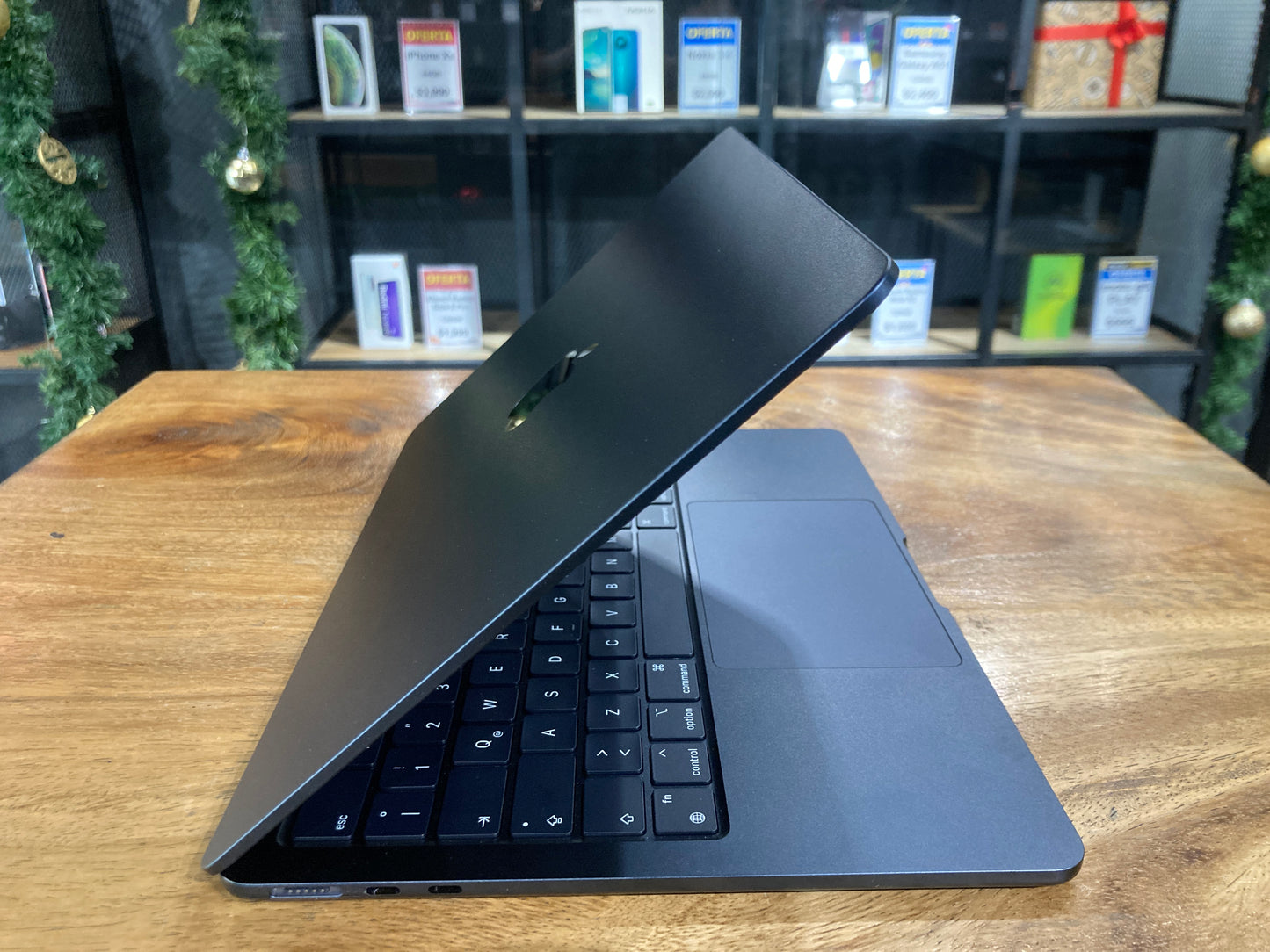 MacBook Air 13" 2022 M2 (Producto Unico)