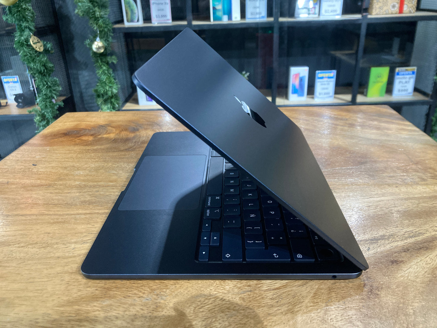 MacBook Air 13" 2022 M2 (Producto Unico)