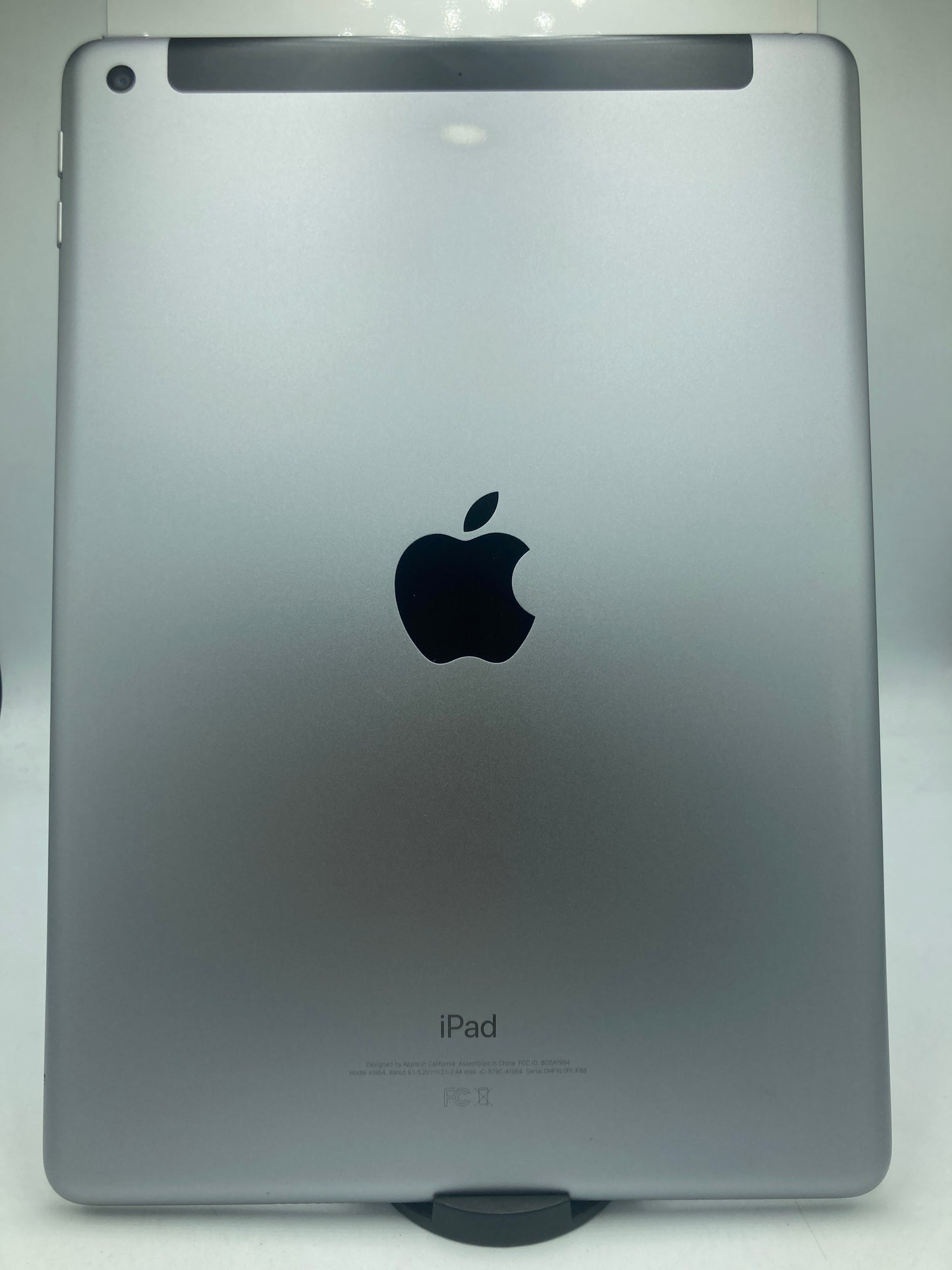 iPad 6th Gen Wifi + Celular 32GB (Producto Único)