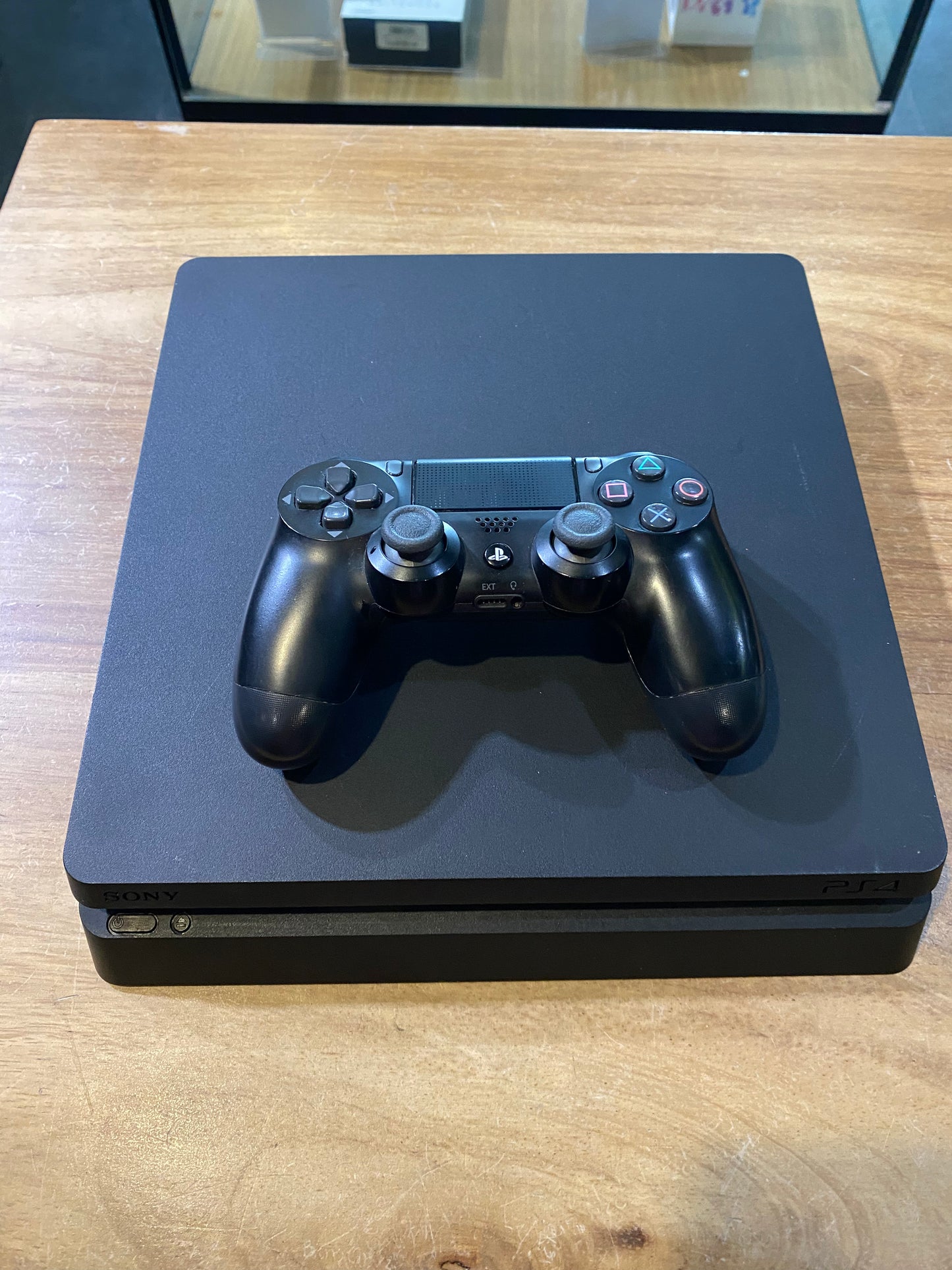 PS4 Slim 1 TB