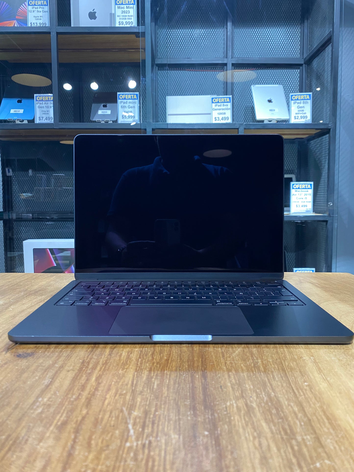 MacBook Air 13" 2024 M3 (Producto Unico)