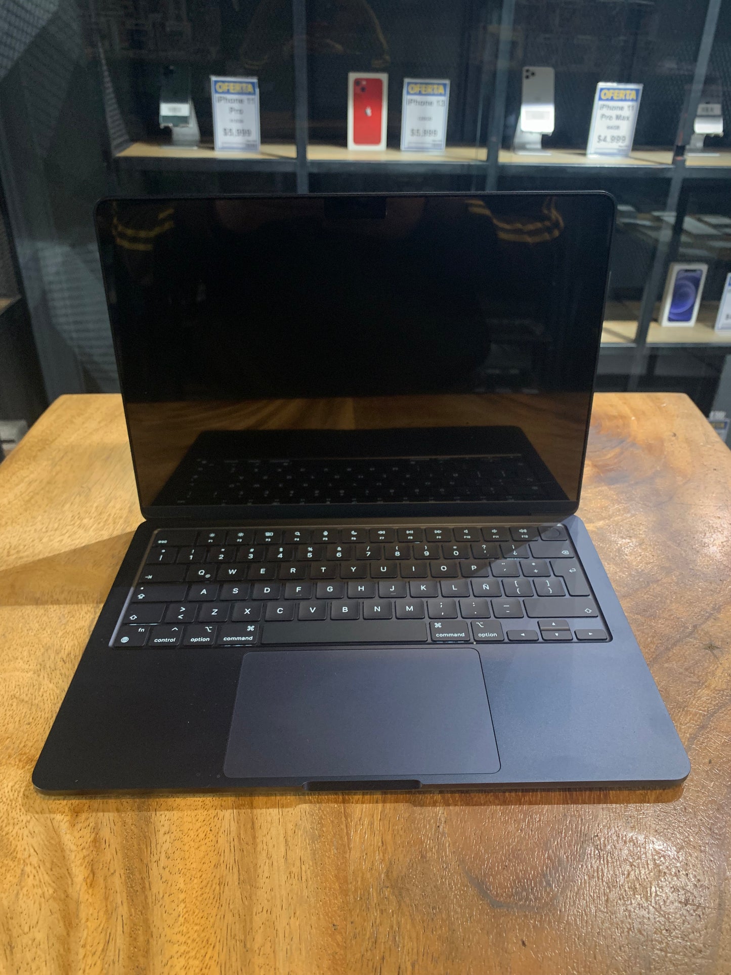 Macbook Air 13" M2 2022 16GB / 256GB (Producto Único)