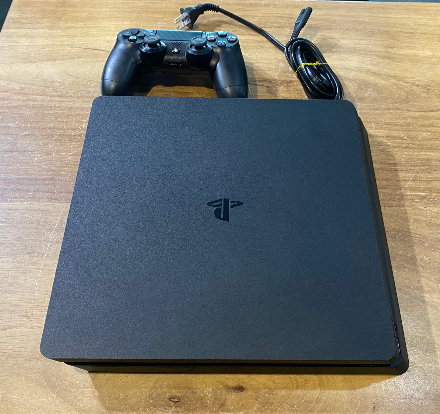 PS4 Slim 1 TB