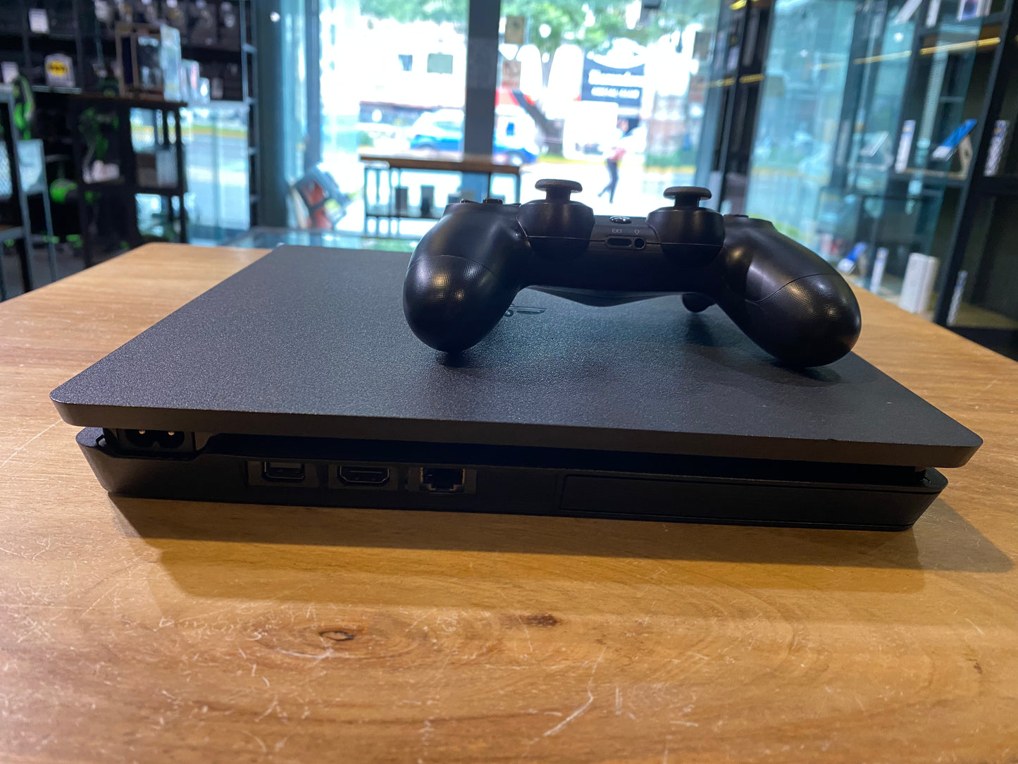 Play Station 4 Slim 1TB
