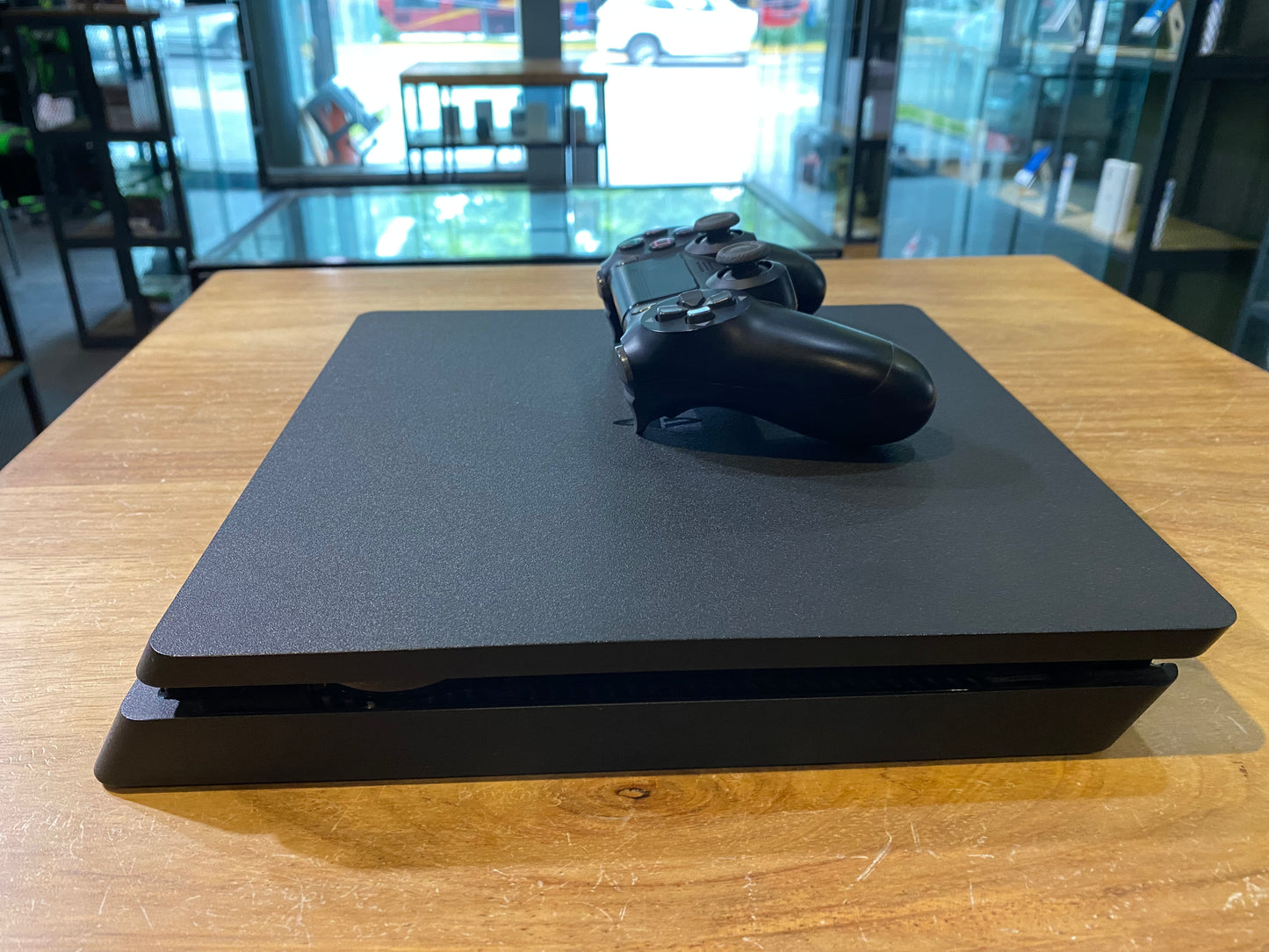 Play Station 4 Slim 1TB