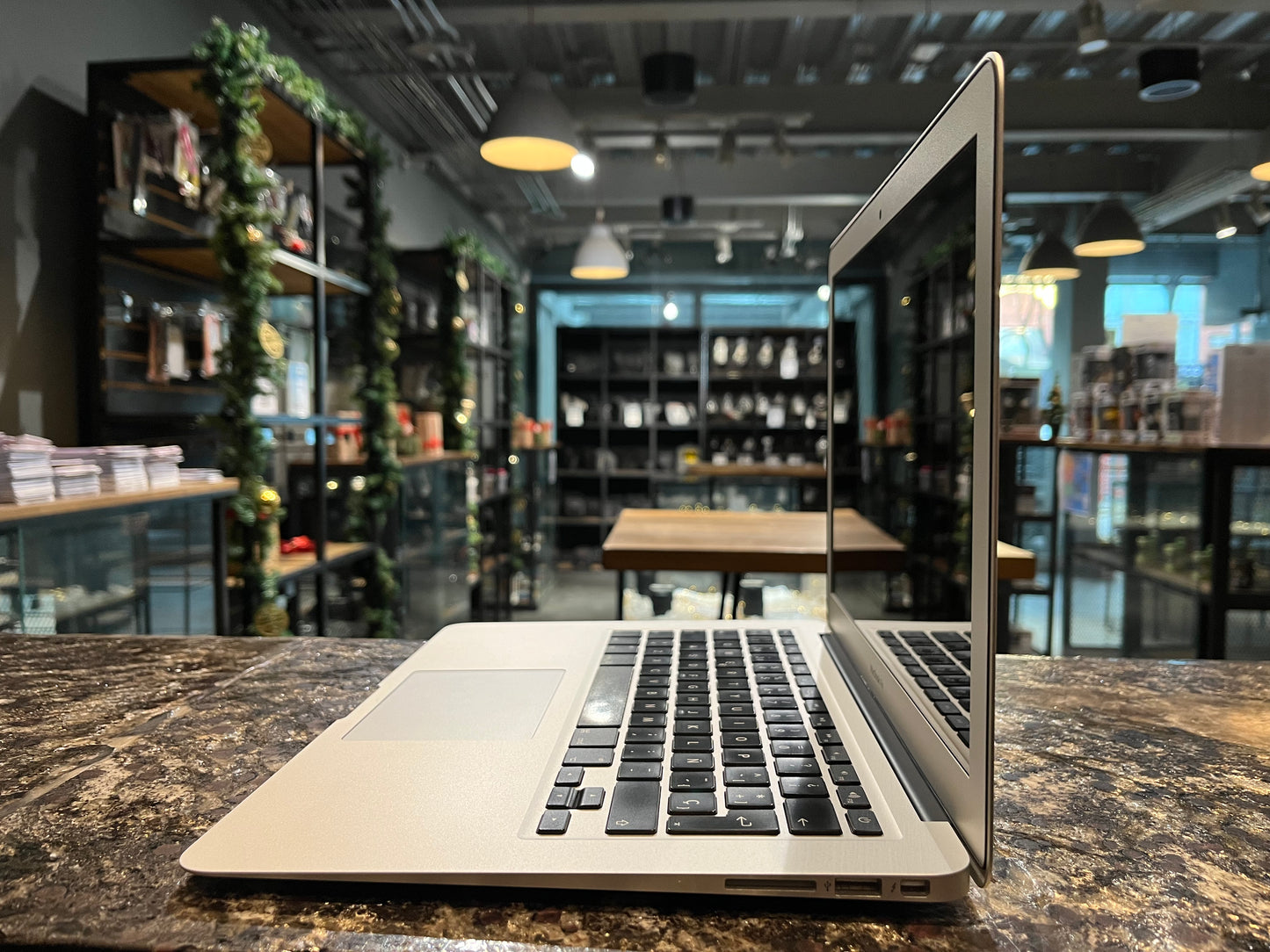 MacBook Air 2017 13" 128GB / 8GB RAM