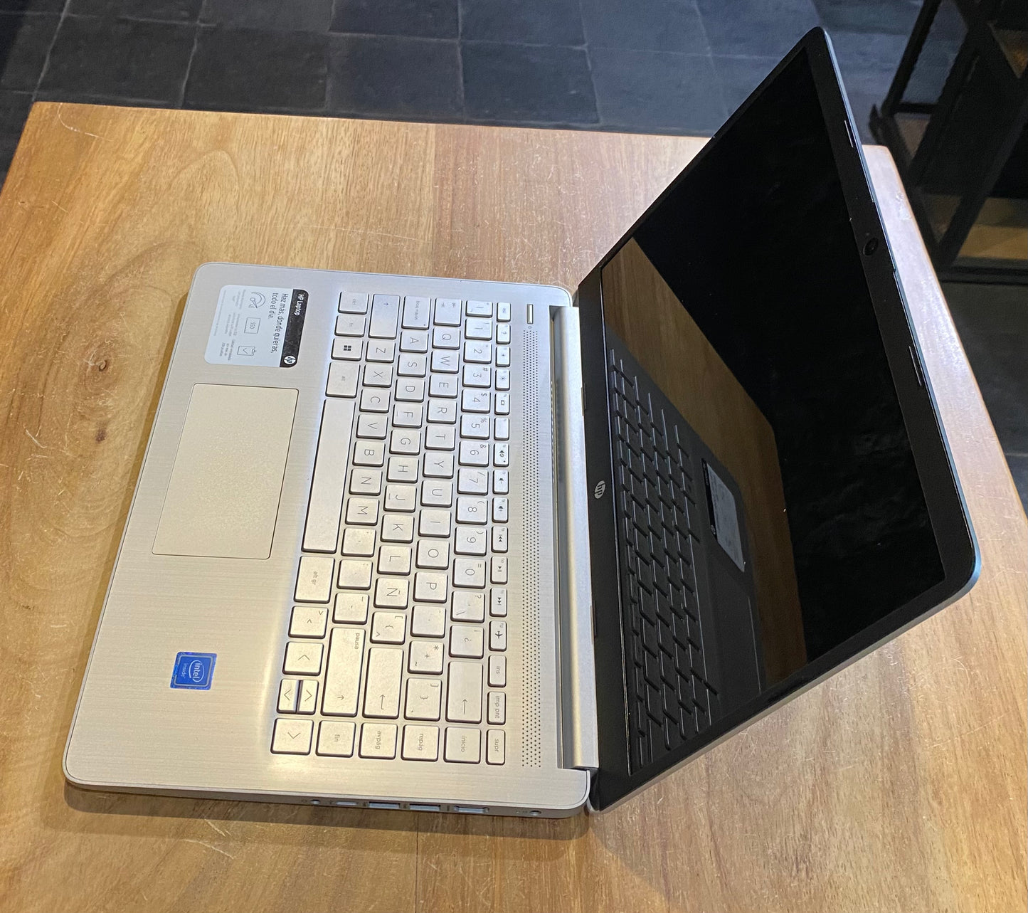 Laptop HP 14", 8GB de RAM, Intel Celeron