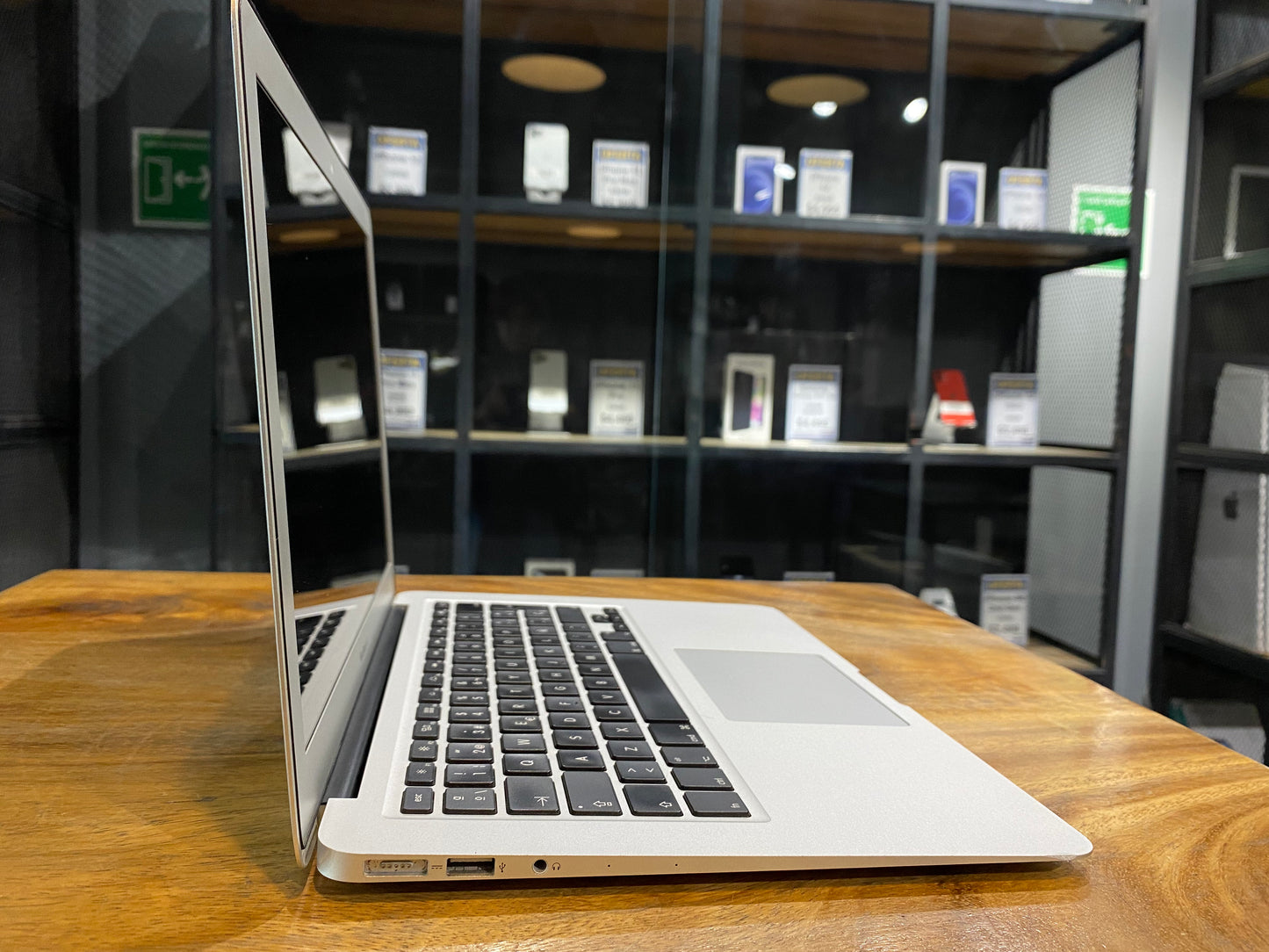 MacBook Air 13" 2015 128GB / 8GB (Producto Único)