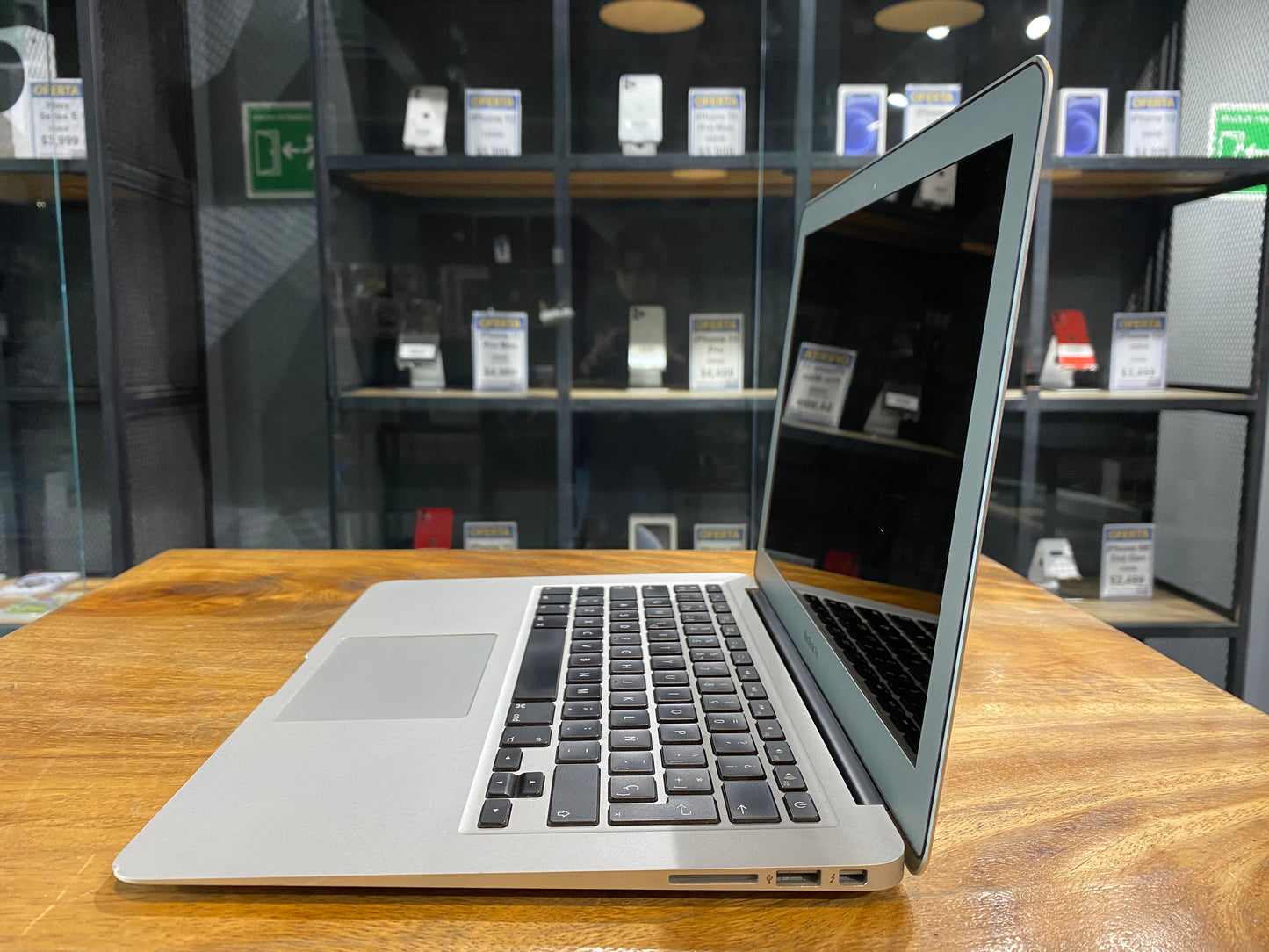 MacBook Air 13" 2015 128GB / 8GB (Producto Único)
