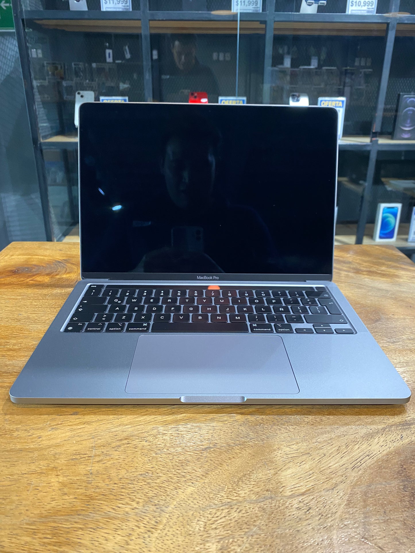 MacBook Pro 13" M2 2022 512GB (Producto Unico)