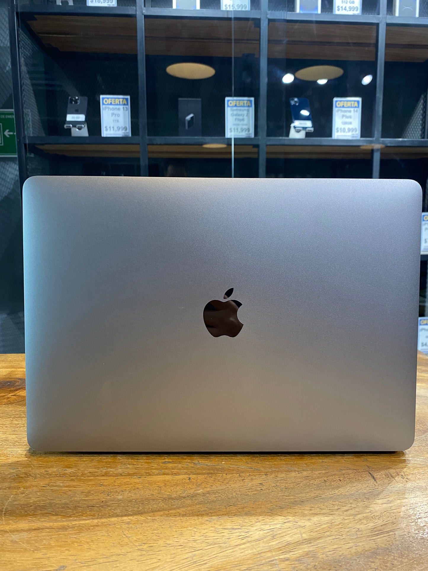 MacBook Pro 13" M2 2022 512GB (Producto Unico)
