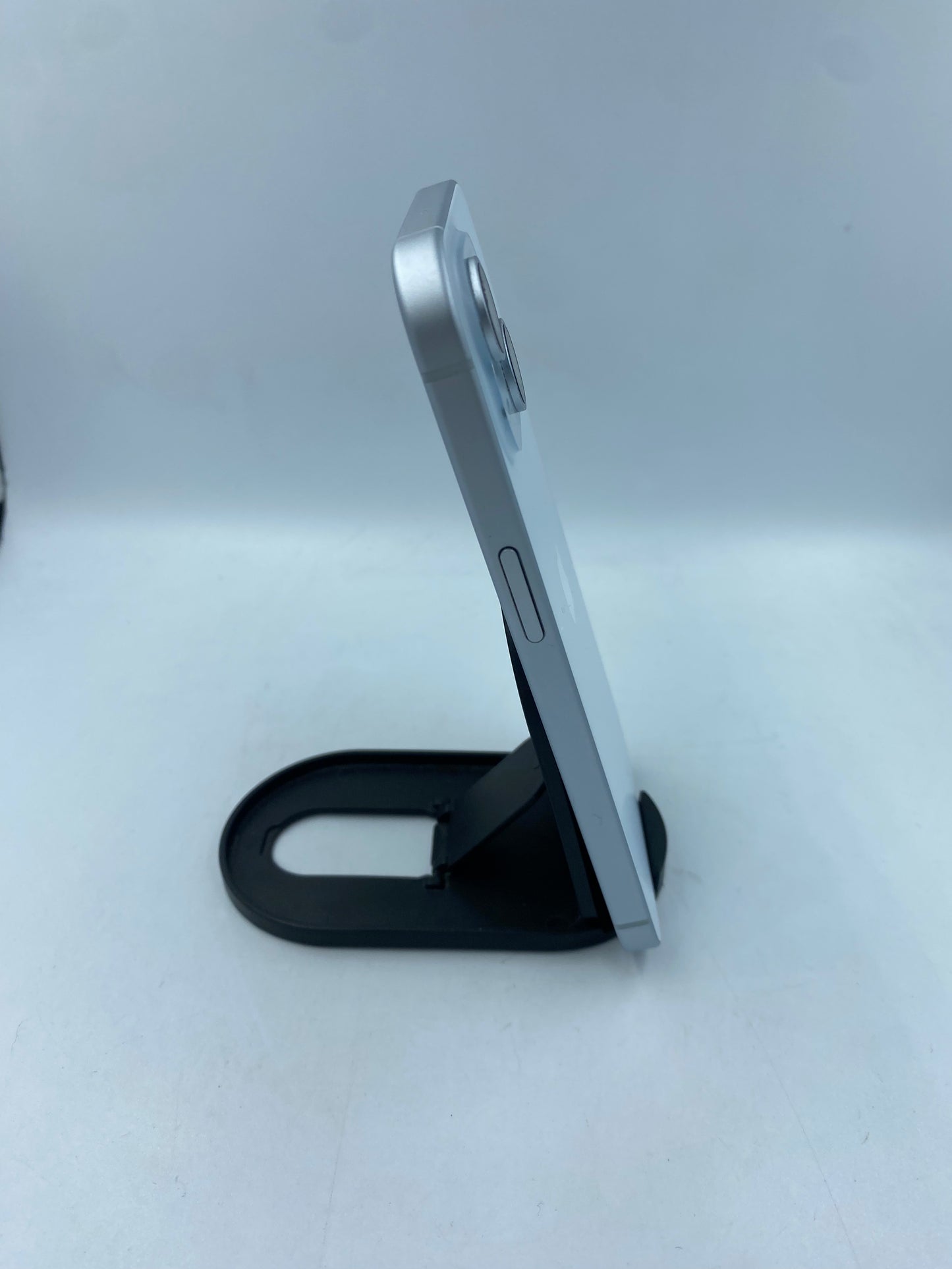 iPhone 15 128GB