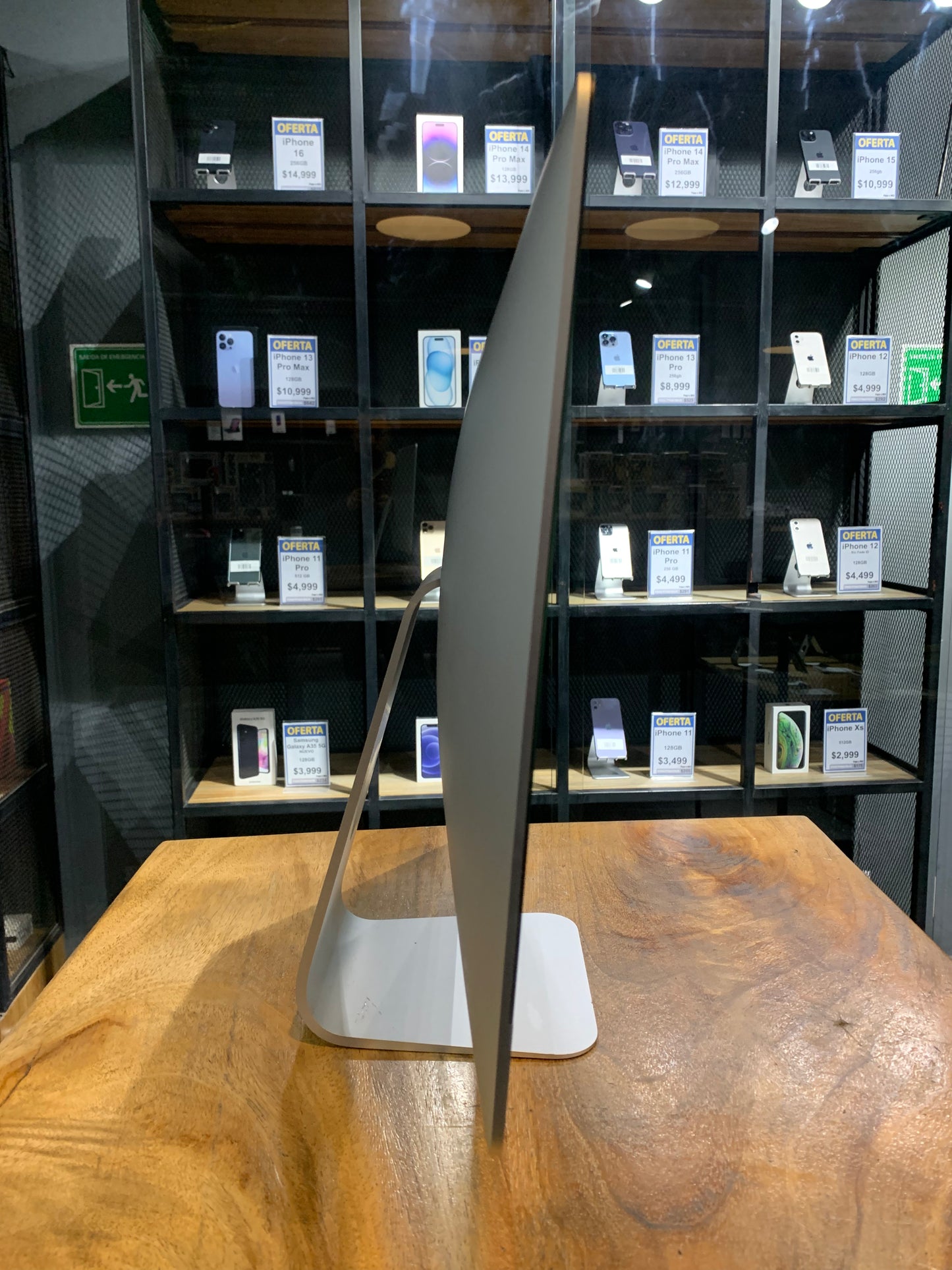 iMac 21" 2015 1TB / 8GB (Producto Unico)