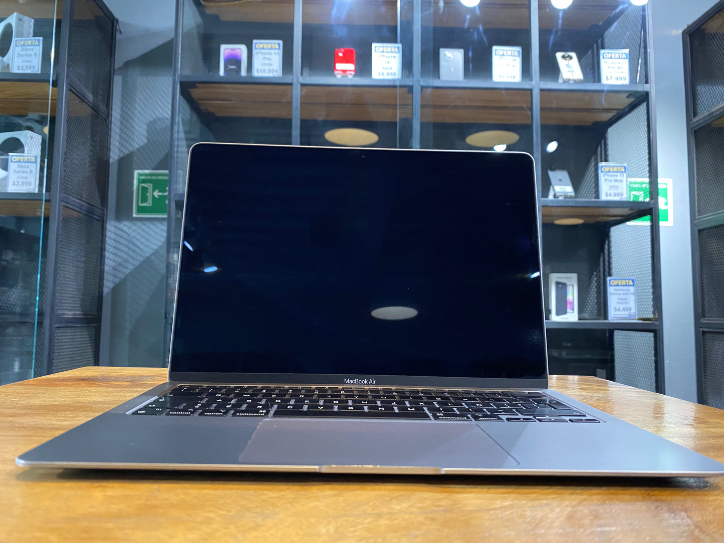 MacBook Air 13" M1 2020 256GB / 8GB (Producto Único)