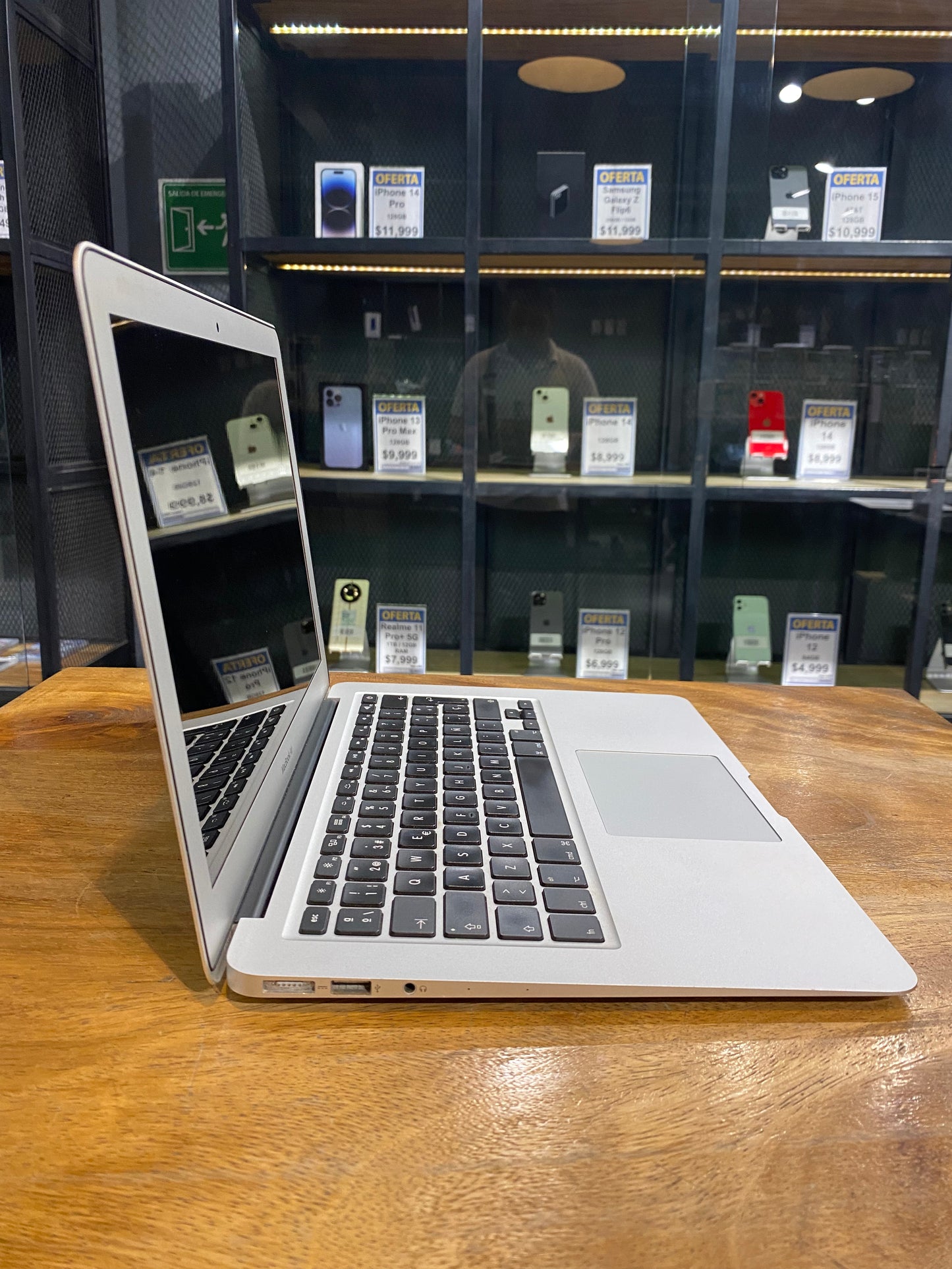 MacBook Air 13" 2017 256GB (Producto Unico)