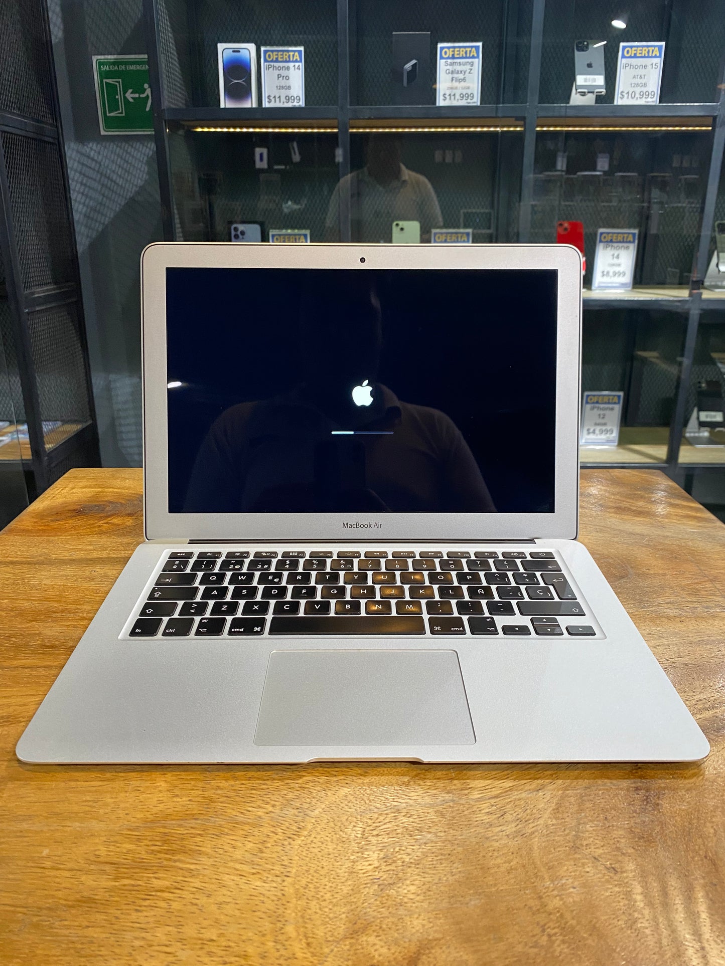 MacBook Air 13" 2015 128GB (Producto Unico)