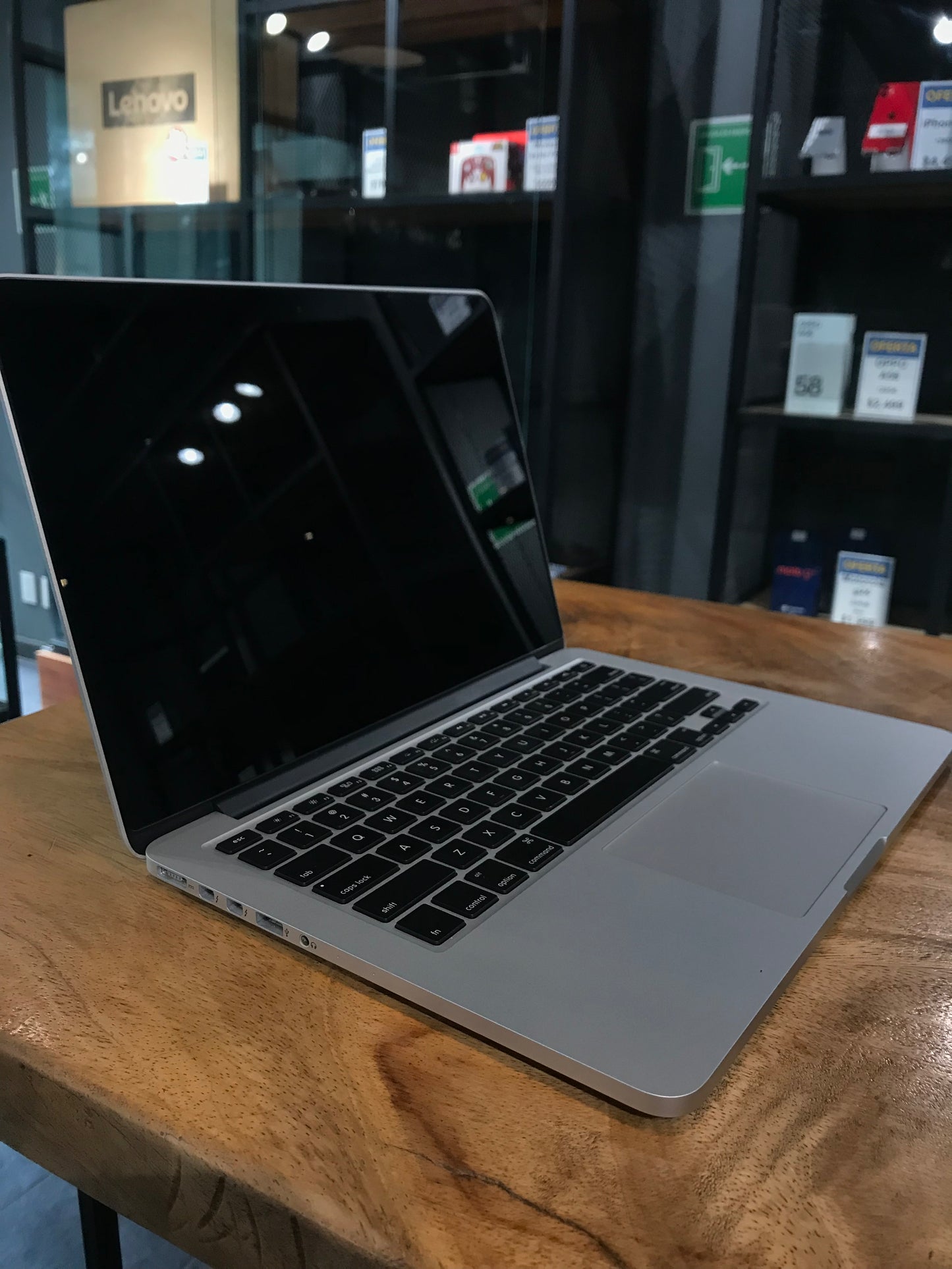 MacBook Pro 13" 2015 16GB RAM/ 500GB SDD (Producto Unico)