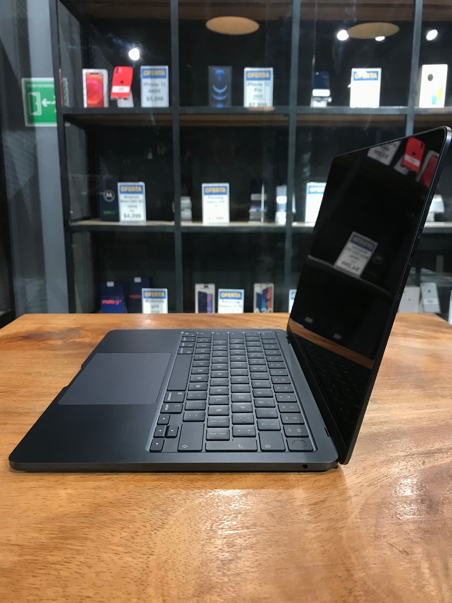 MacBook Air 13" M2 2022 (Producto Unico)