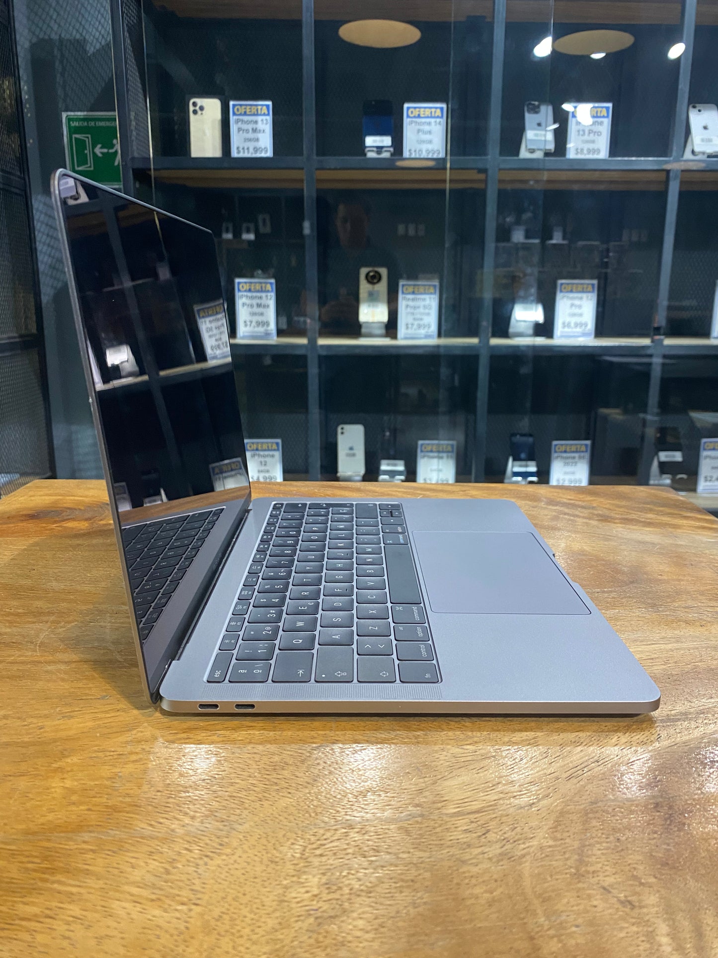 MacBook Pro 13" 2016 256GB (Producto Unico)