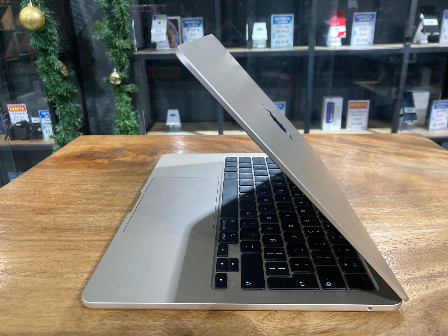 Macbook Air 13" M2 256GB (Producto Unico)