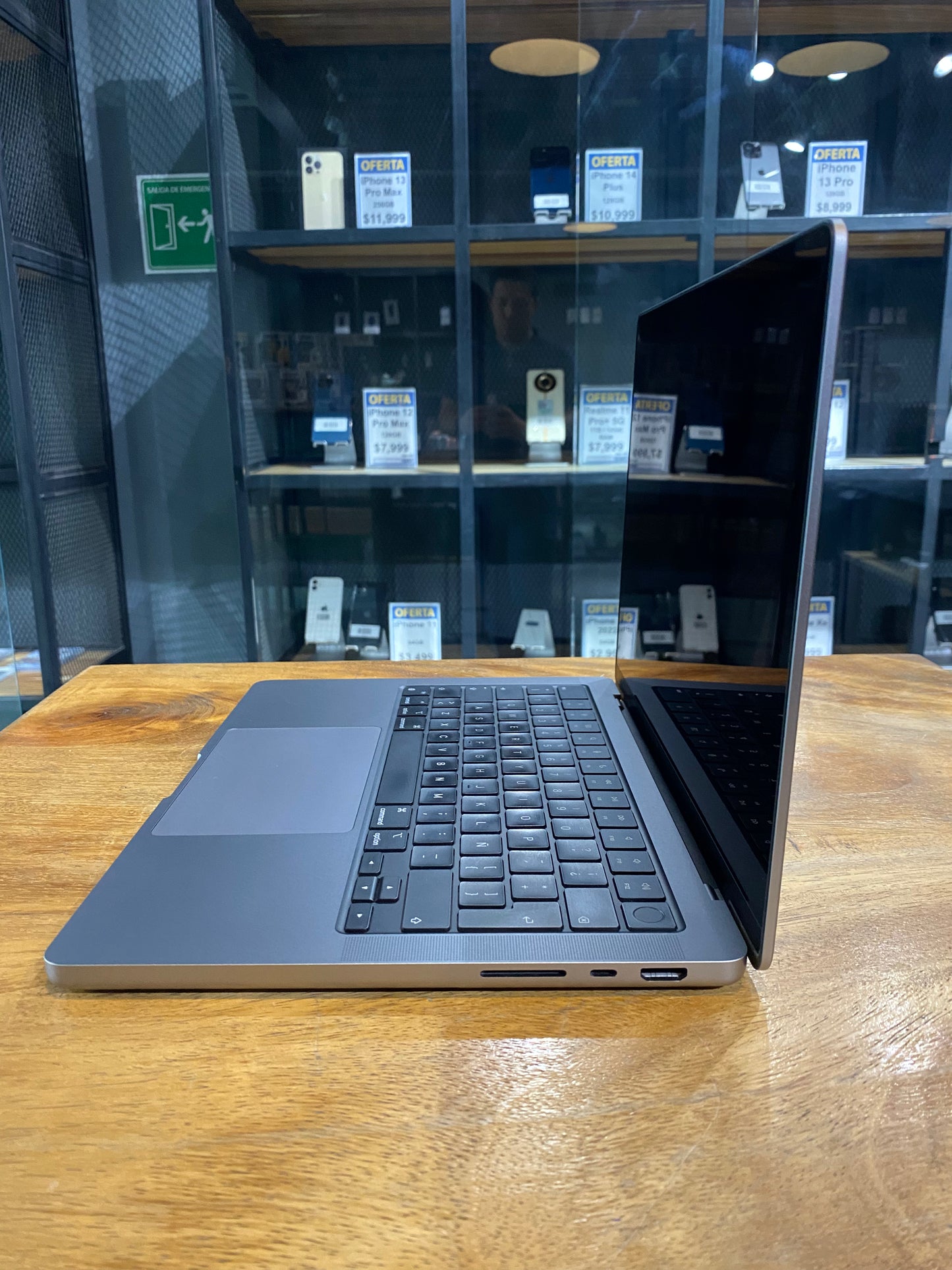MacBook Pro 14" 2023 M2 Max 1TB SSD (Producto Unico)