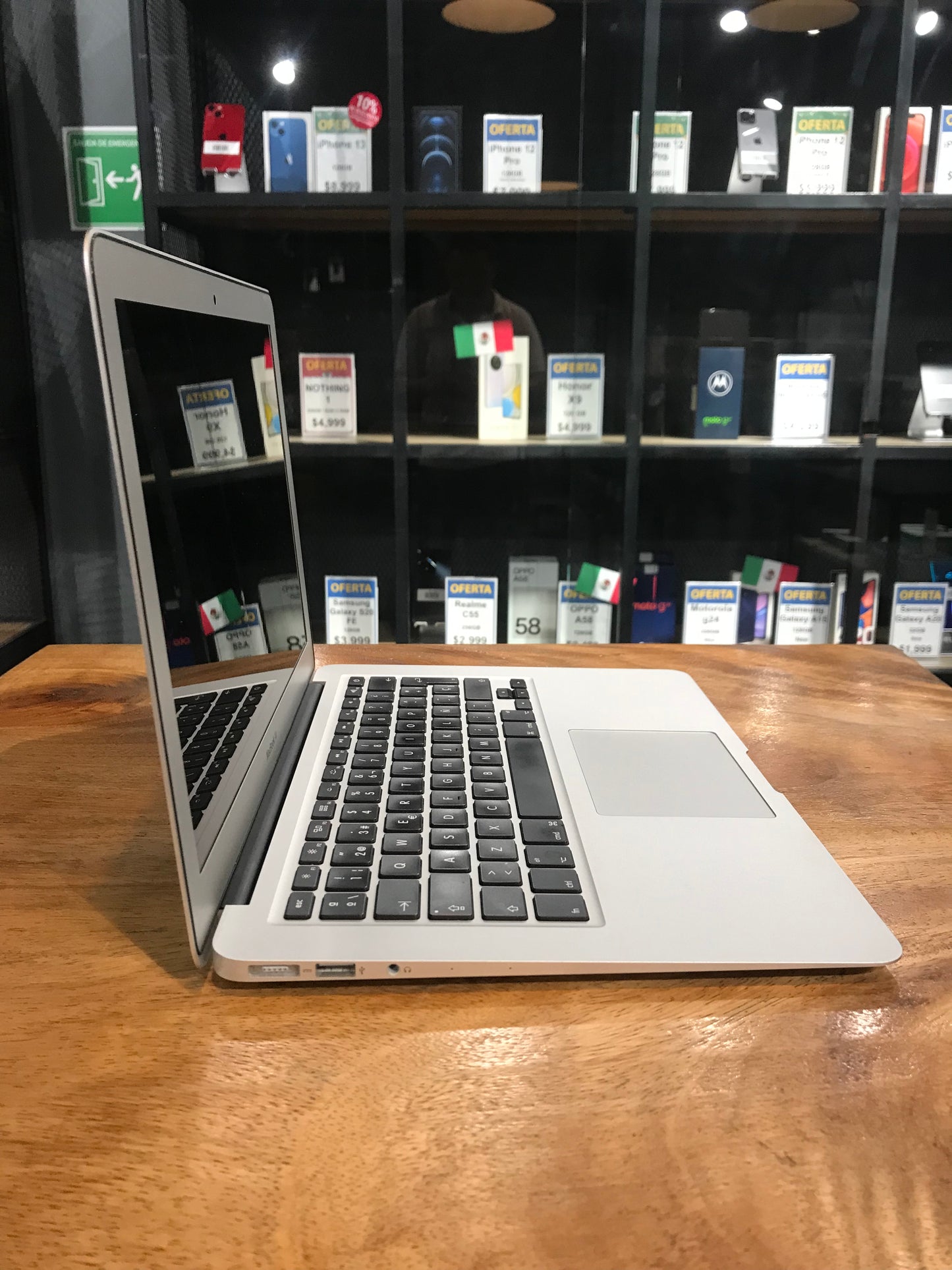 MacBook Air 13 Pulgadas 2015 (Producto unico)