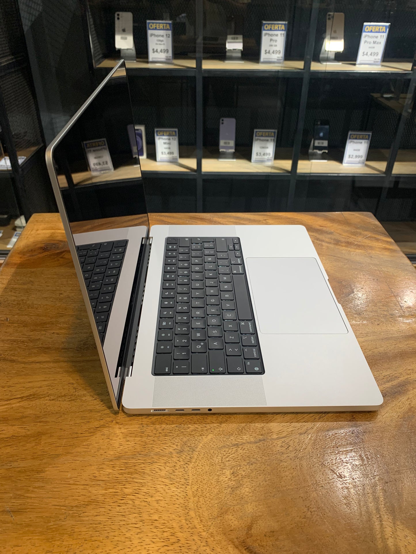 MacBook Pro 16" 2024 M4 Pro 512GB/24GB (Producto Unico)