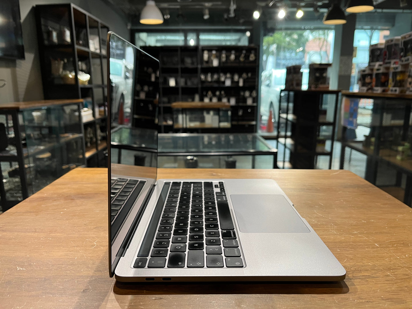MacBook Pro 13" M1/ 512GB/ 8GB RAM/ TouchBar