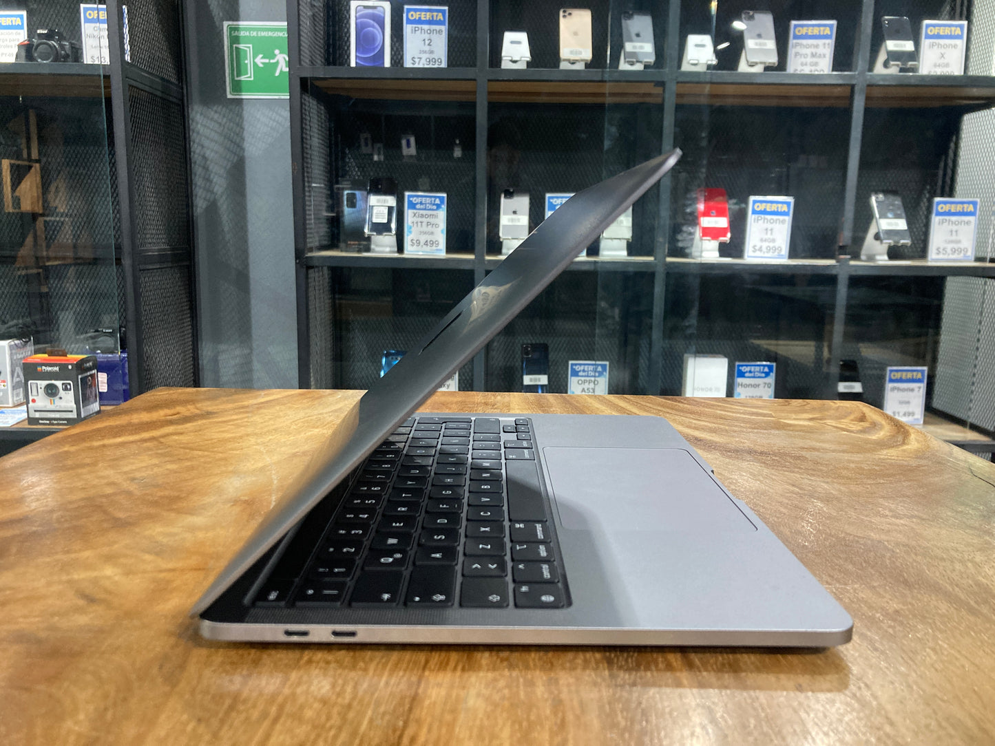 MacBook Pro 13" 2022 (Producto Único)