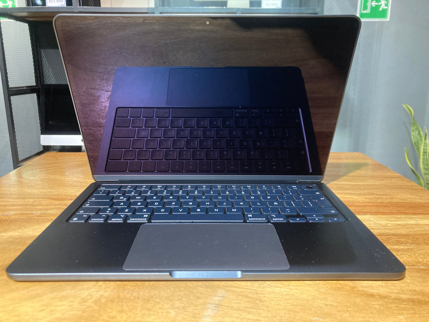 MacBook Air 13" 2022 M2 (Producto Único)