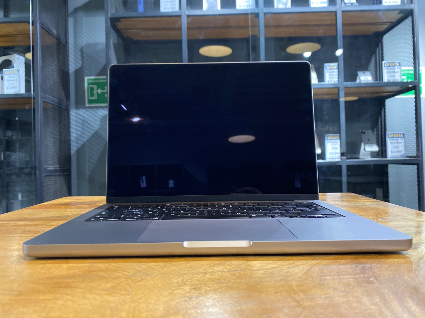 MacBook Pro 14" 2021 M1 Pro 16GB / 1TB (Producto Único)