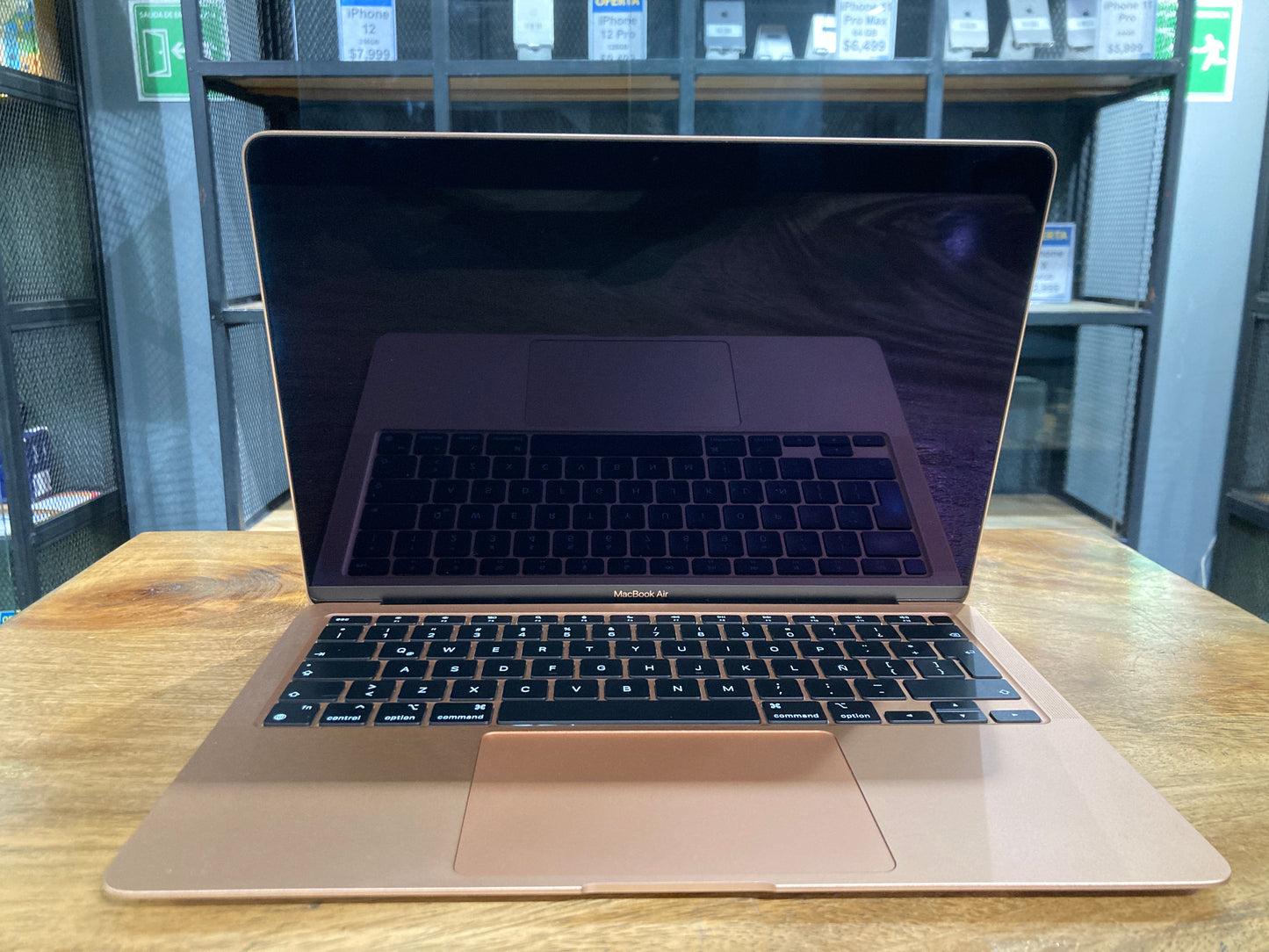 Macbook Air 13" 2020 M1 (Producto Único)
