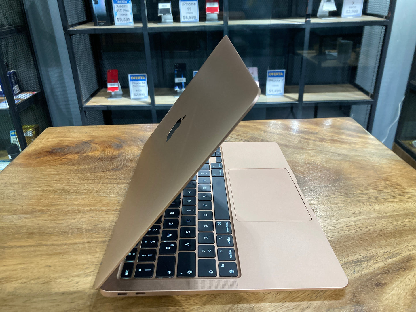 Macbook Air 13" 2020 M1 (Producto Único)