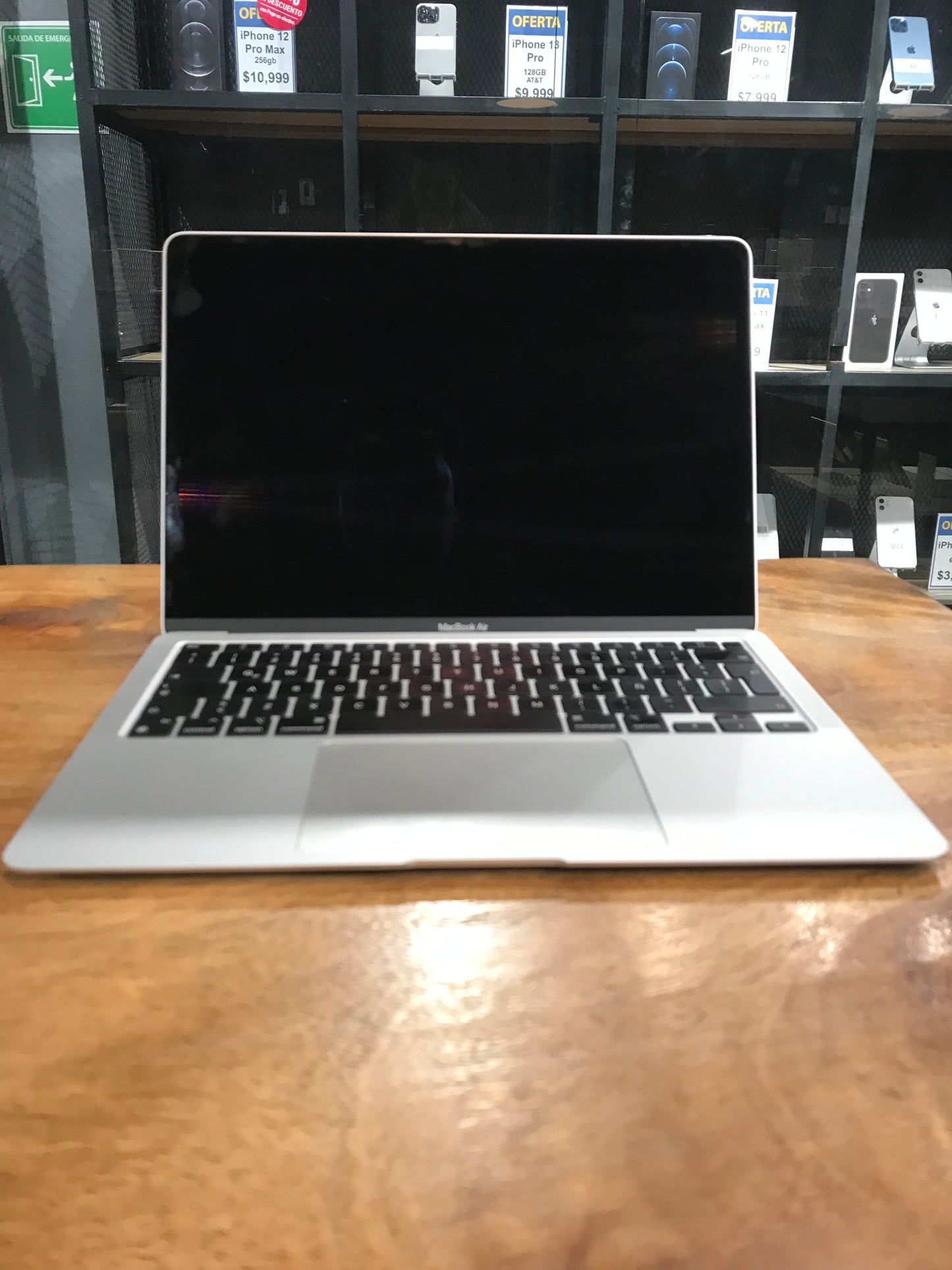 MacBook Air 13" 2020 M1 (Producto Unico)