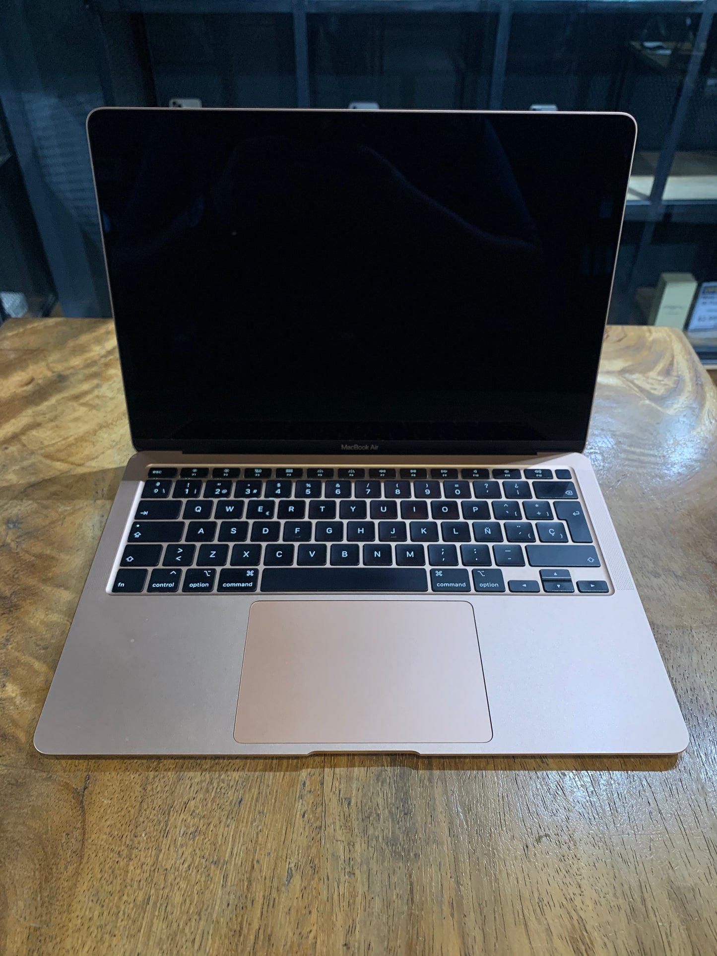 MacBook Air 13" 2020 Retina 256GB (Producto Unico)