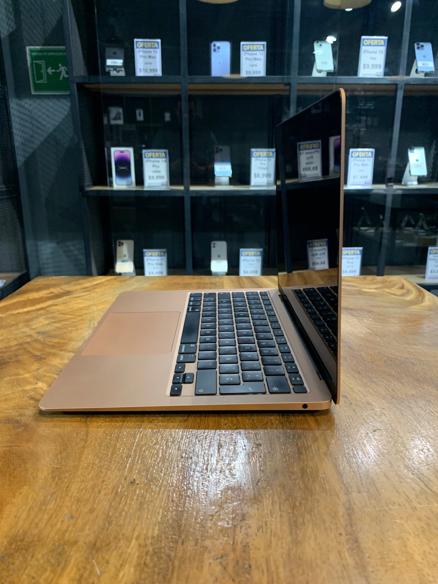 MacBook Air 13" 2020 Retina 256GB (Producto Unico)
