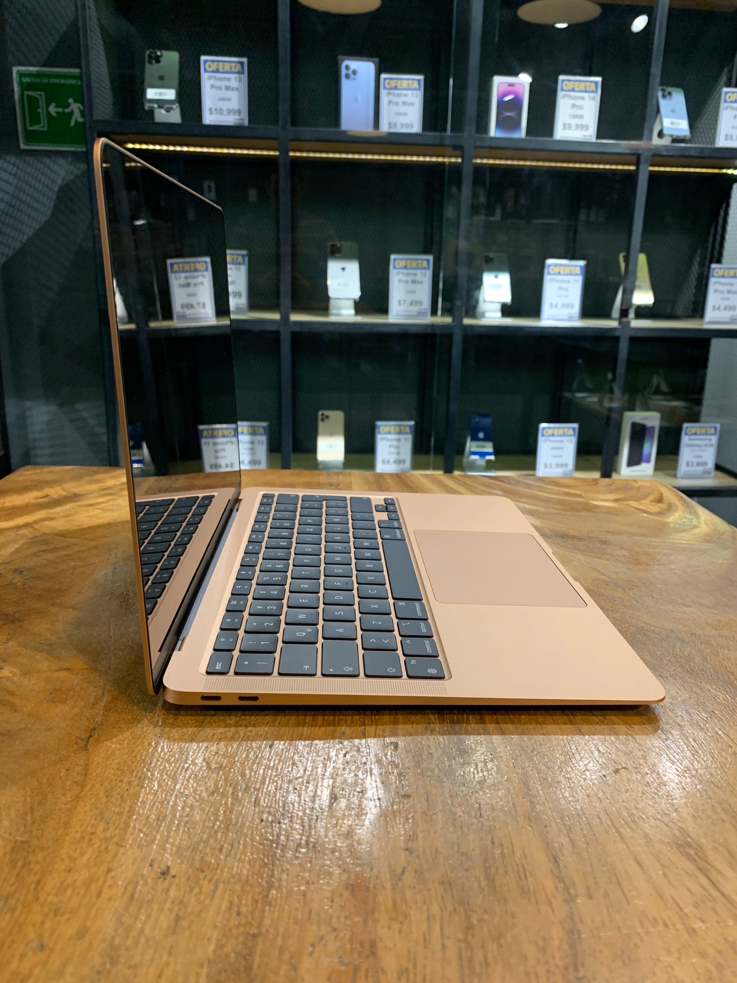 MacBook Air 13" M1 2020 256GB (Producto Unico)