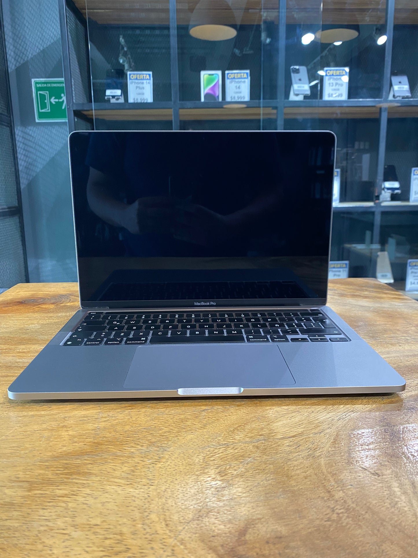 MacBook Pro 13" 2020 M1 256GB (Producto Unico)