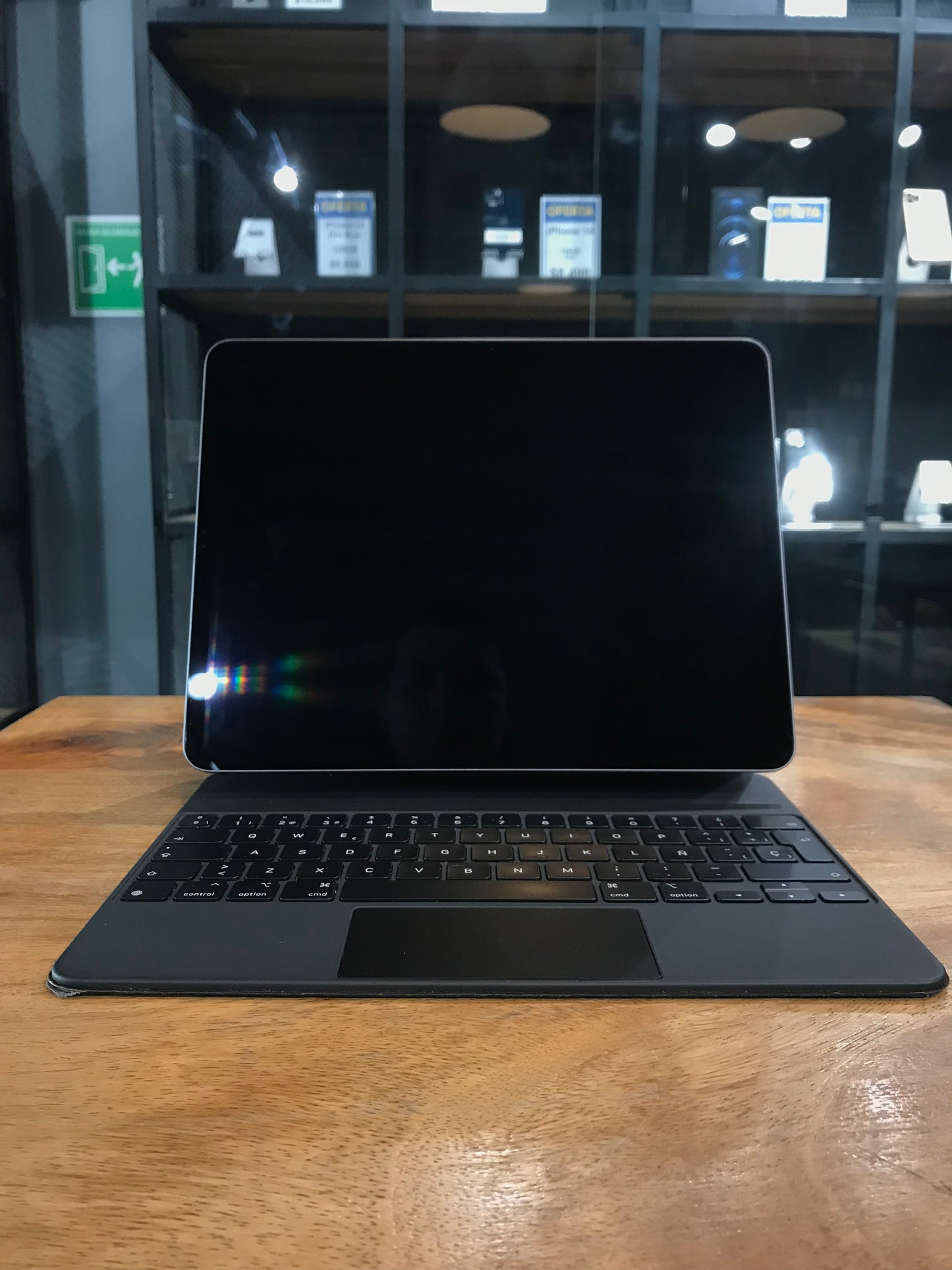 iPad Pro 12.9 4ta Gen 256GB + Magic Keyboard (Producto Unico)