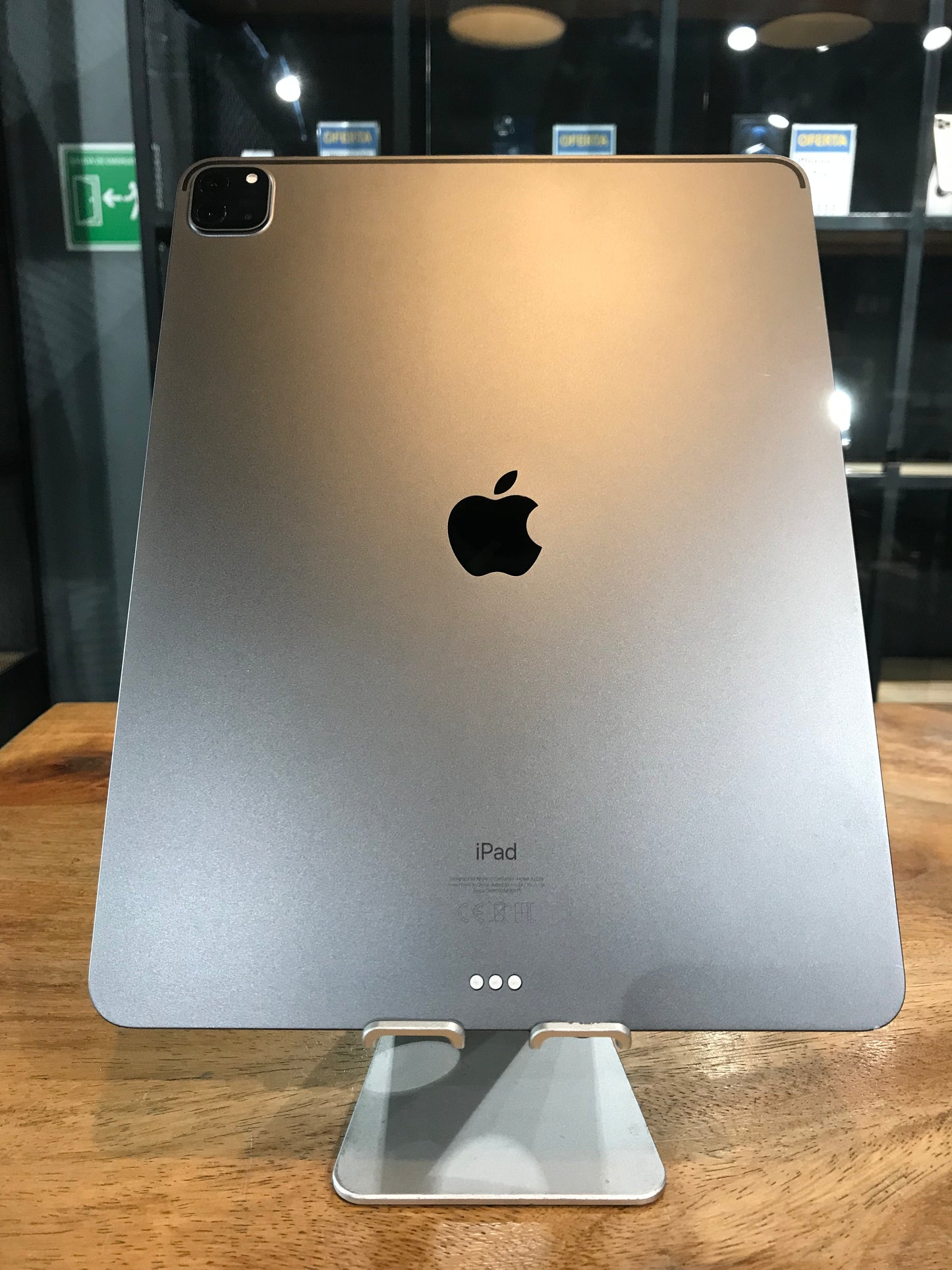 iPad Pro 12.9 4ta Gen 256GB + Magic Keyboard (Producto Unico)