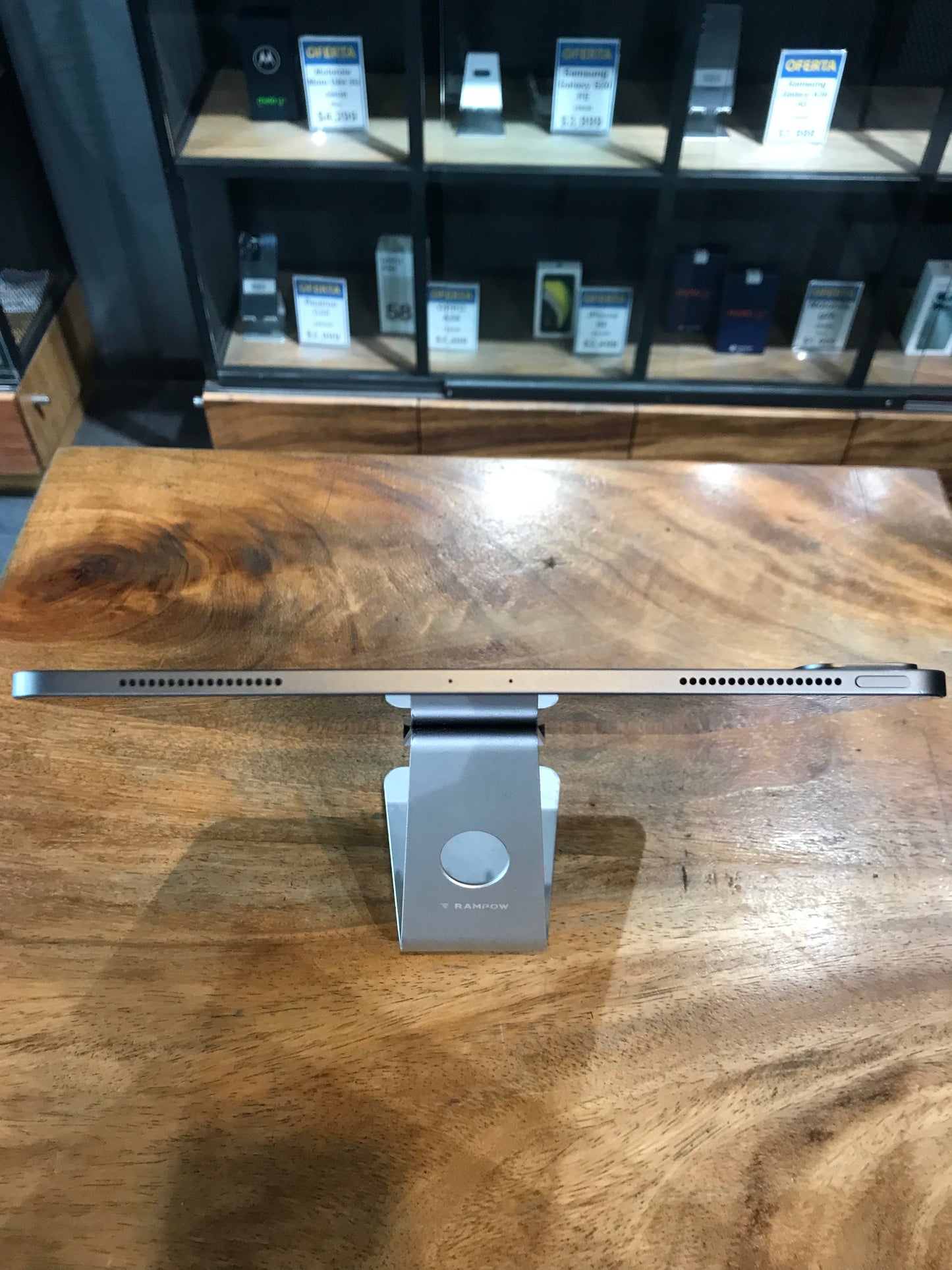 iPad Pro 12.9 4ta Gen 256GB + Magic Keyboard (Producto Unico)