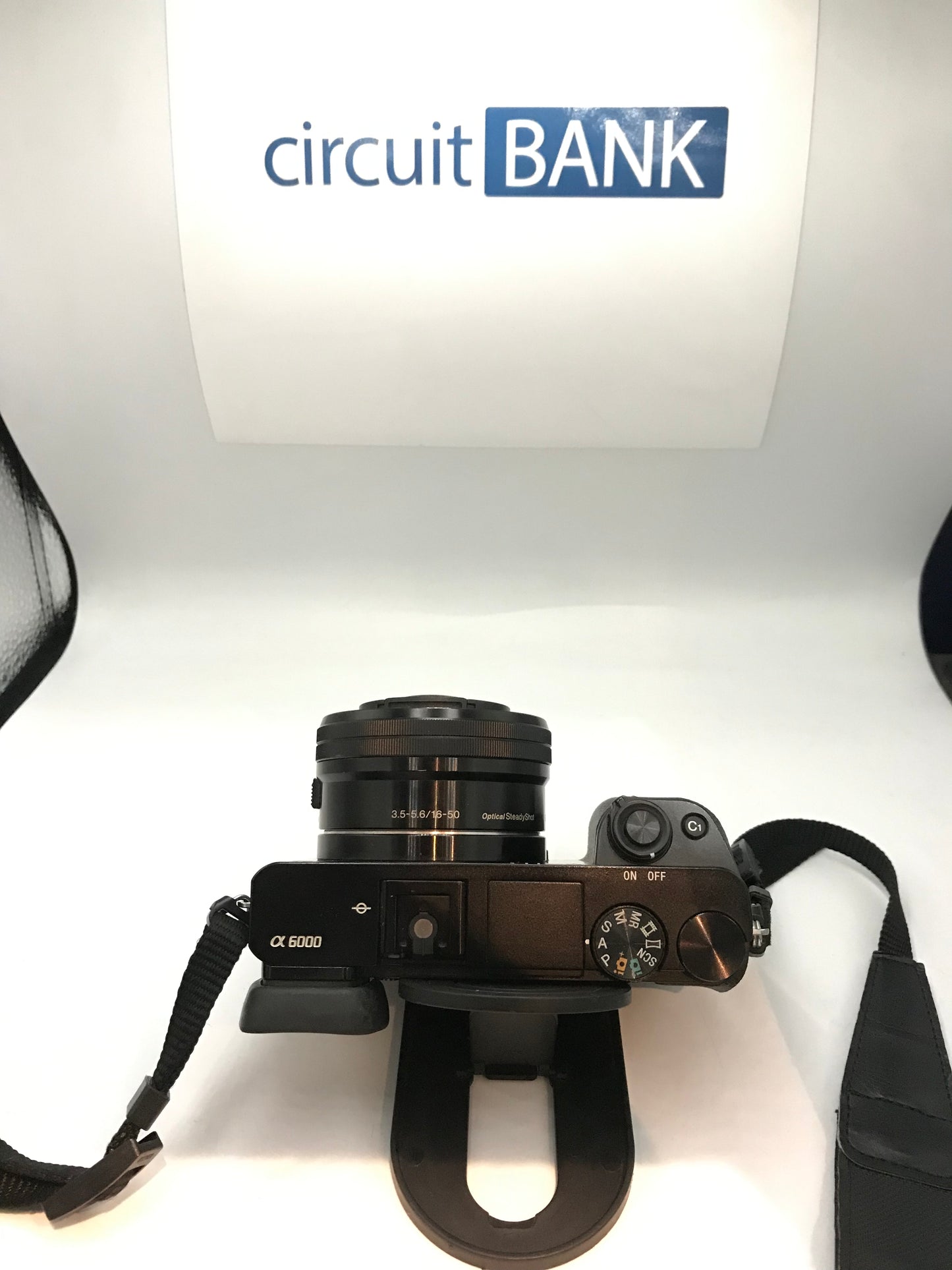 Camara SONY Alpha-6000 (Producto unico)