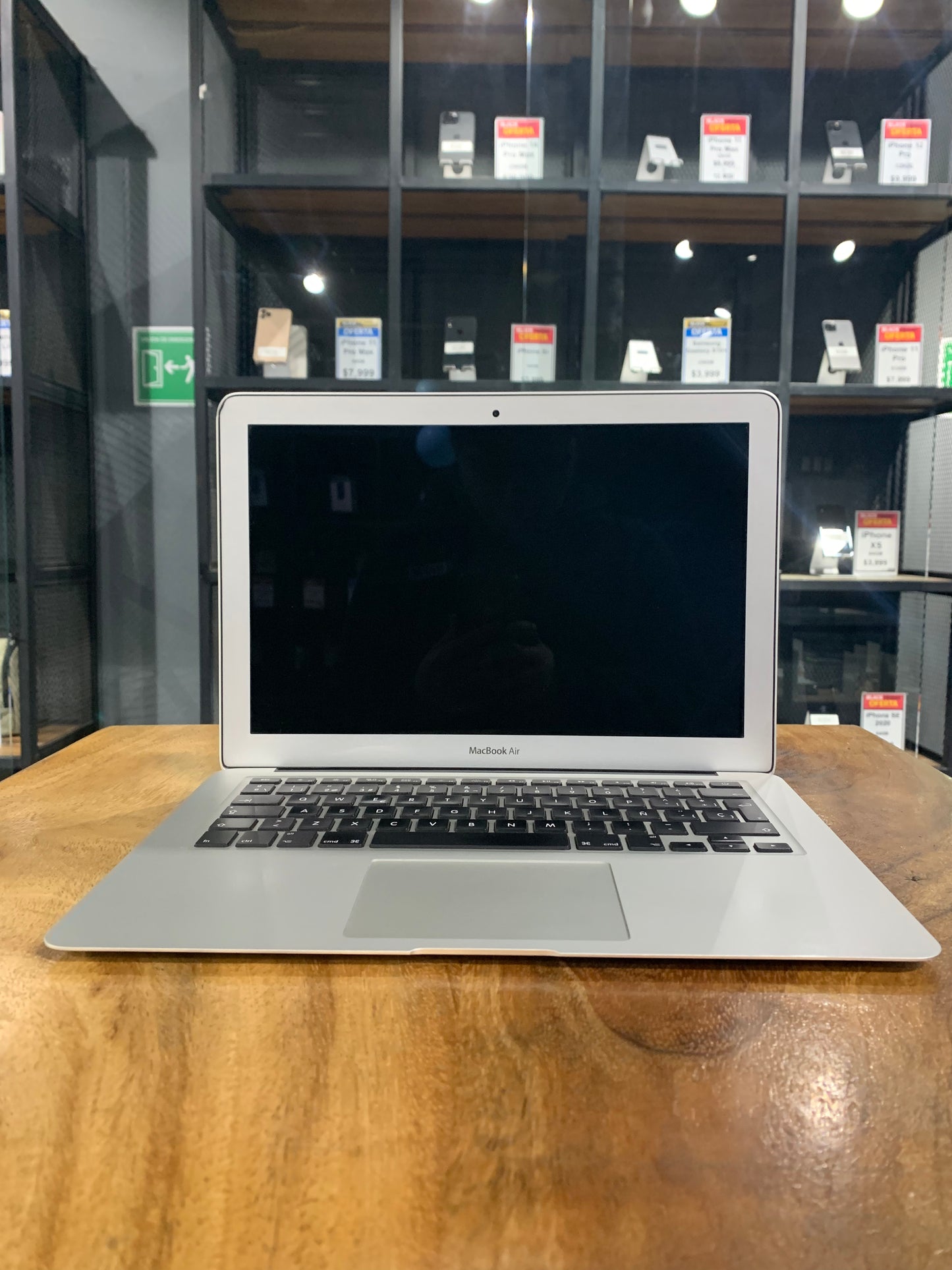 MacBook Air 13" 2015 128GB SSD  (Producto Único)