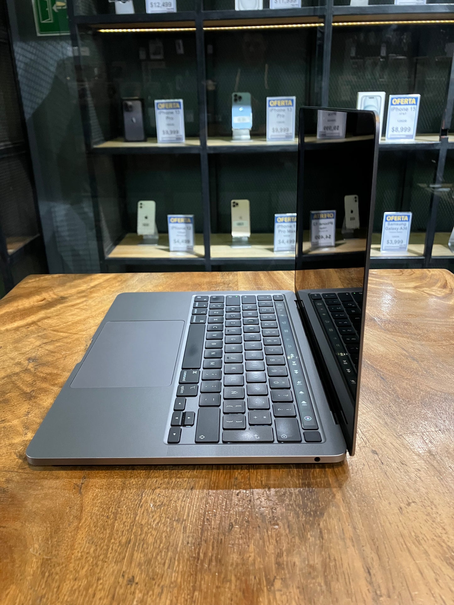 MacBook Pro M2 13" 2022 256GB (Producto Unico)