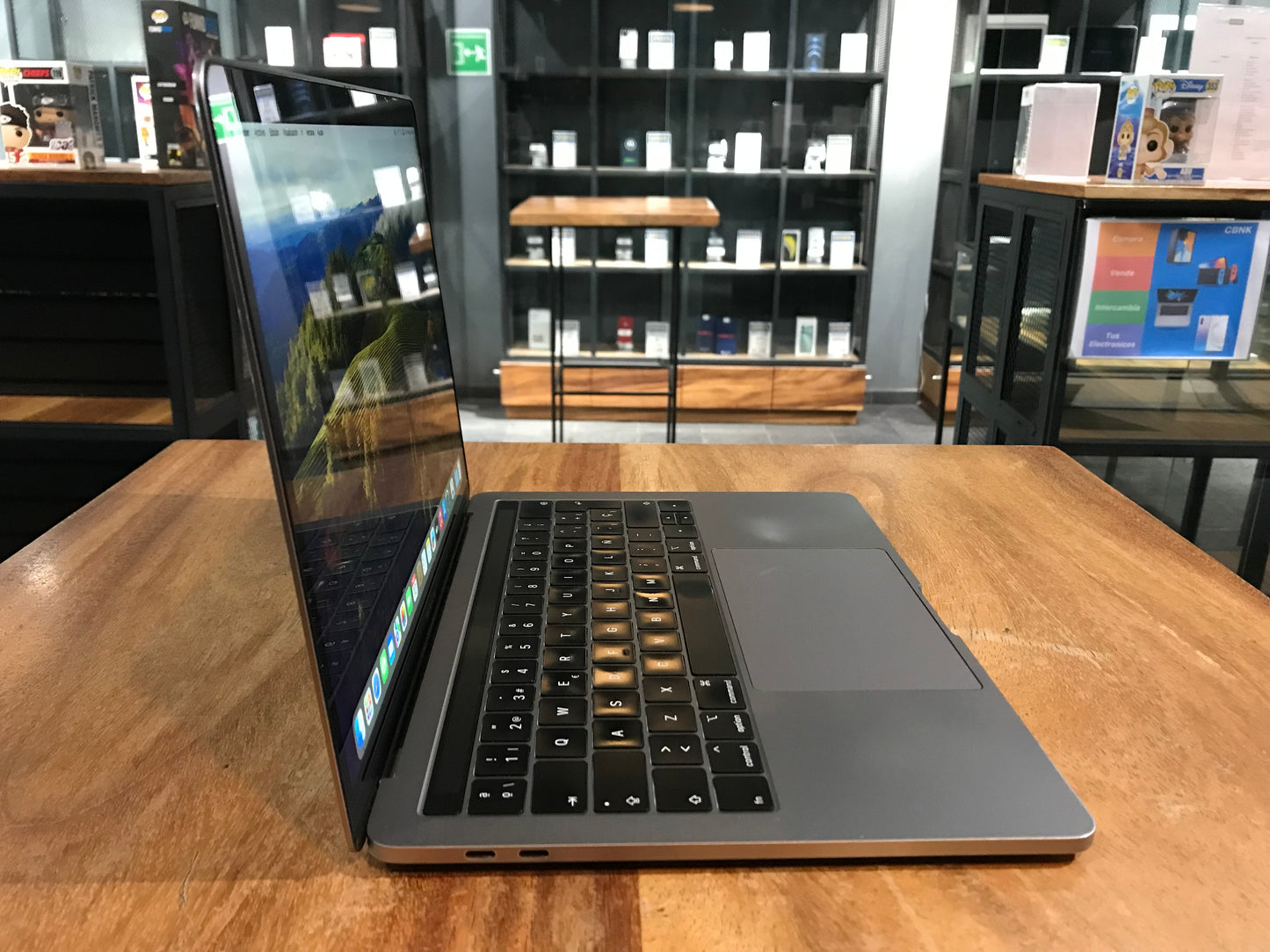 MacBook Pro 13" 2019 16GB RAM/256GB SSD (Producto Unico)