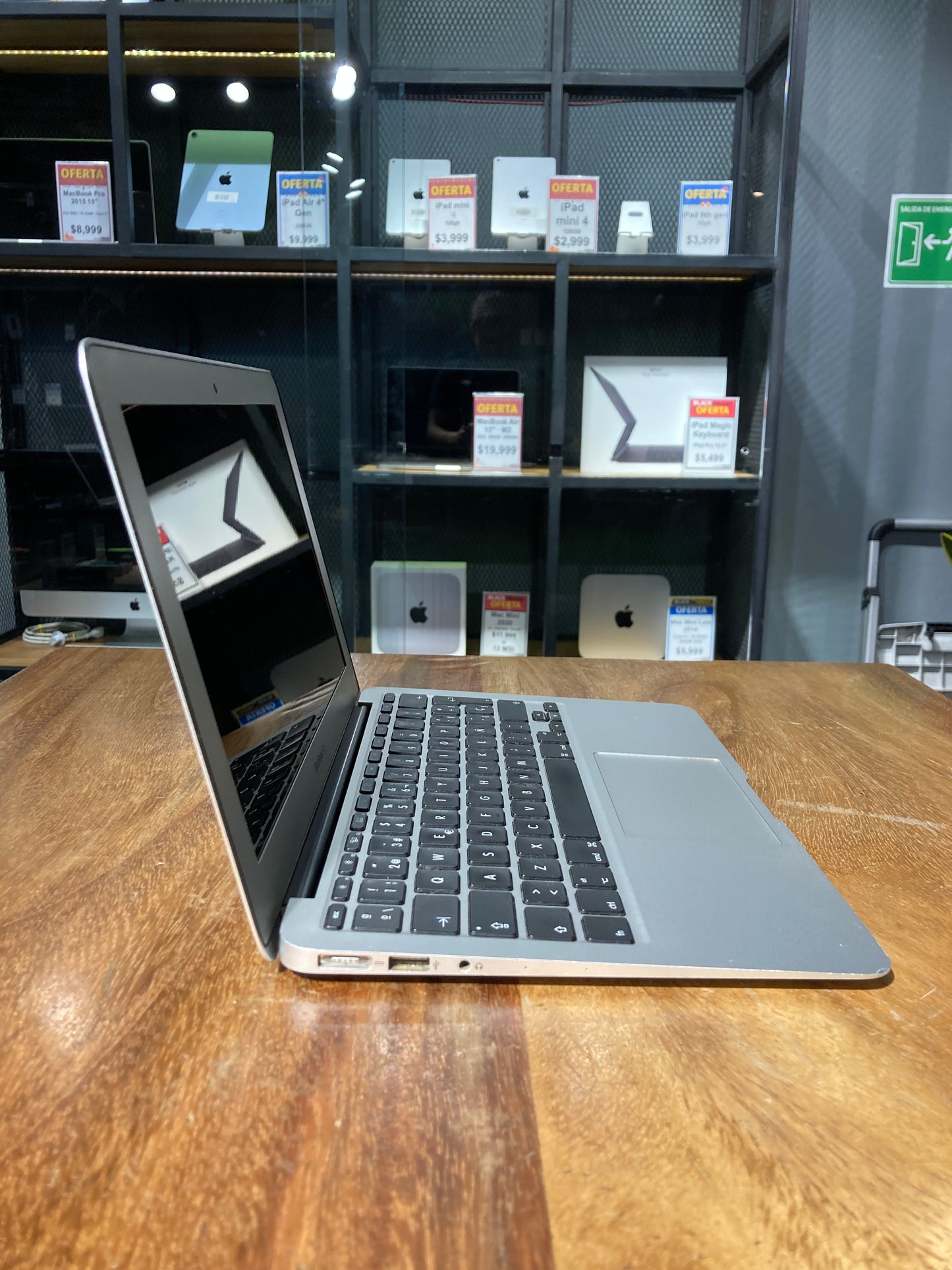 Macbook Air 11" 2014 (Producto Único)