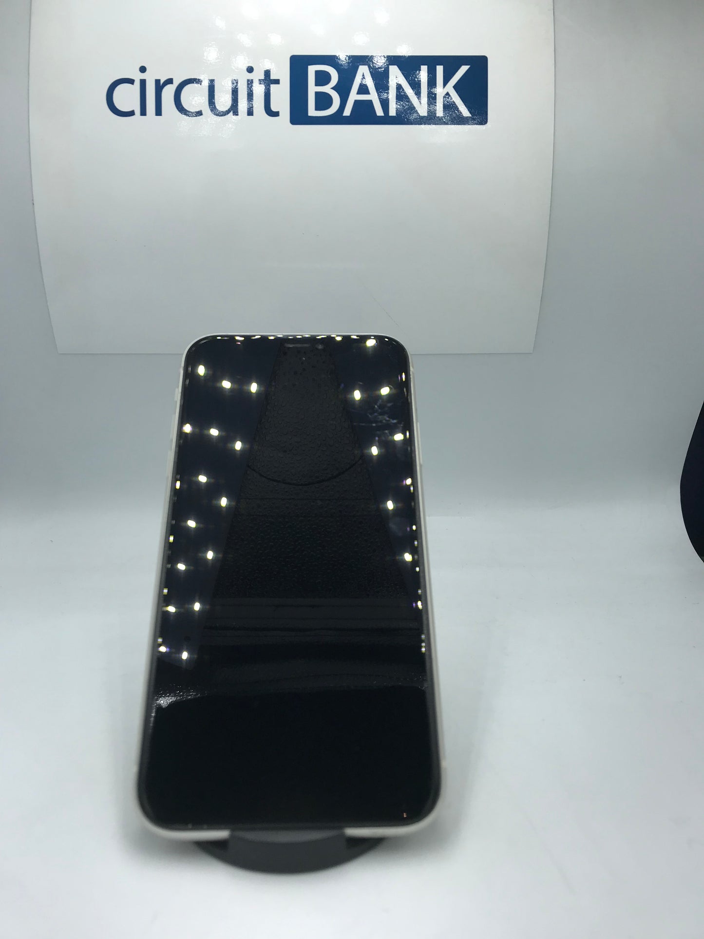 iPhone 11 64 GB (Producto Unico)